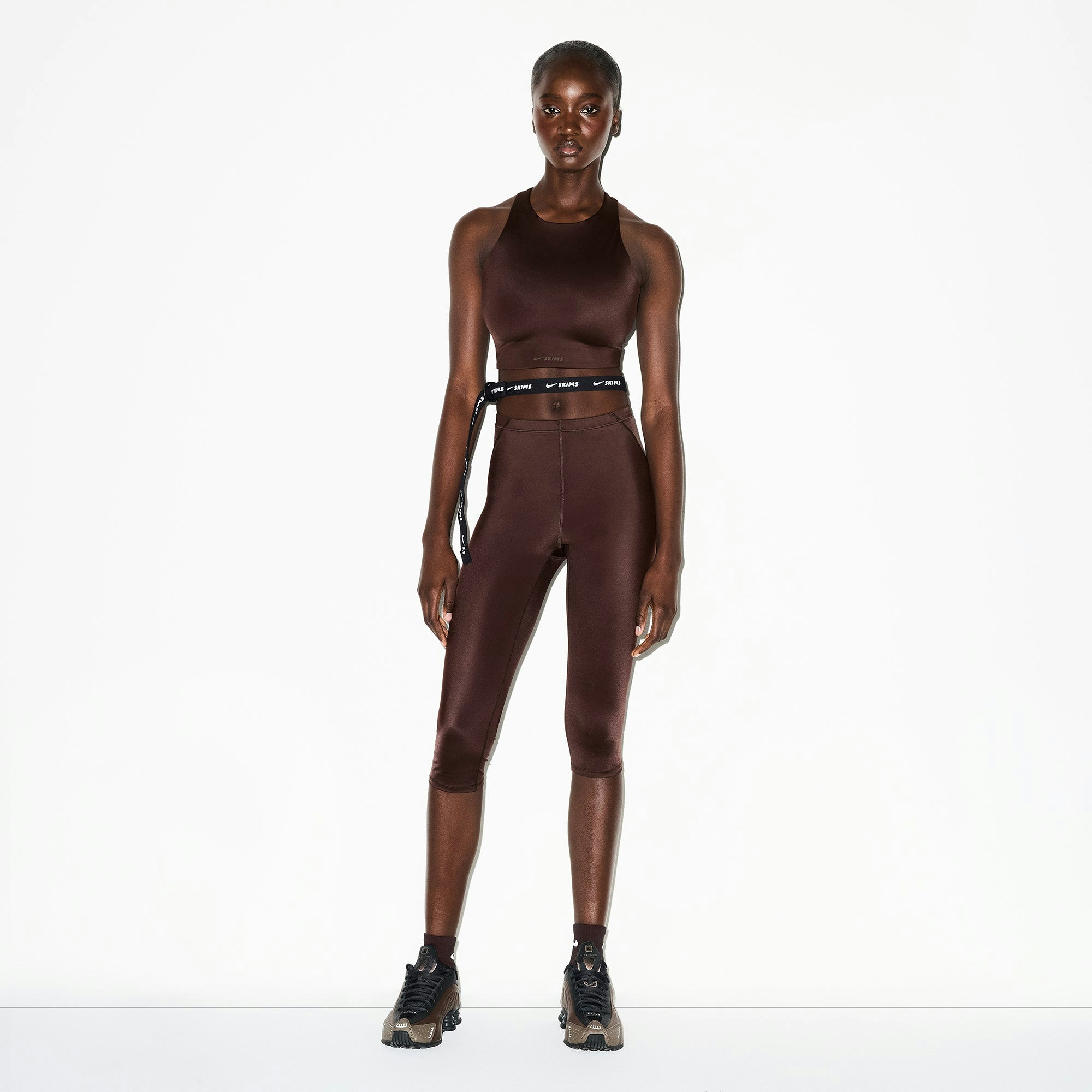 NikeSKIMS SHINE DRAWCORD CROP 17" LEGGING | PHOENIX ON A MODEL FRONT VIEW @ | FOCUS: 0.0, 1.0, 0.9