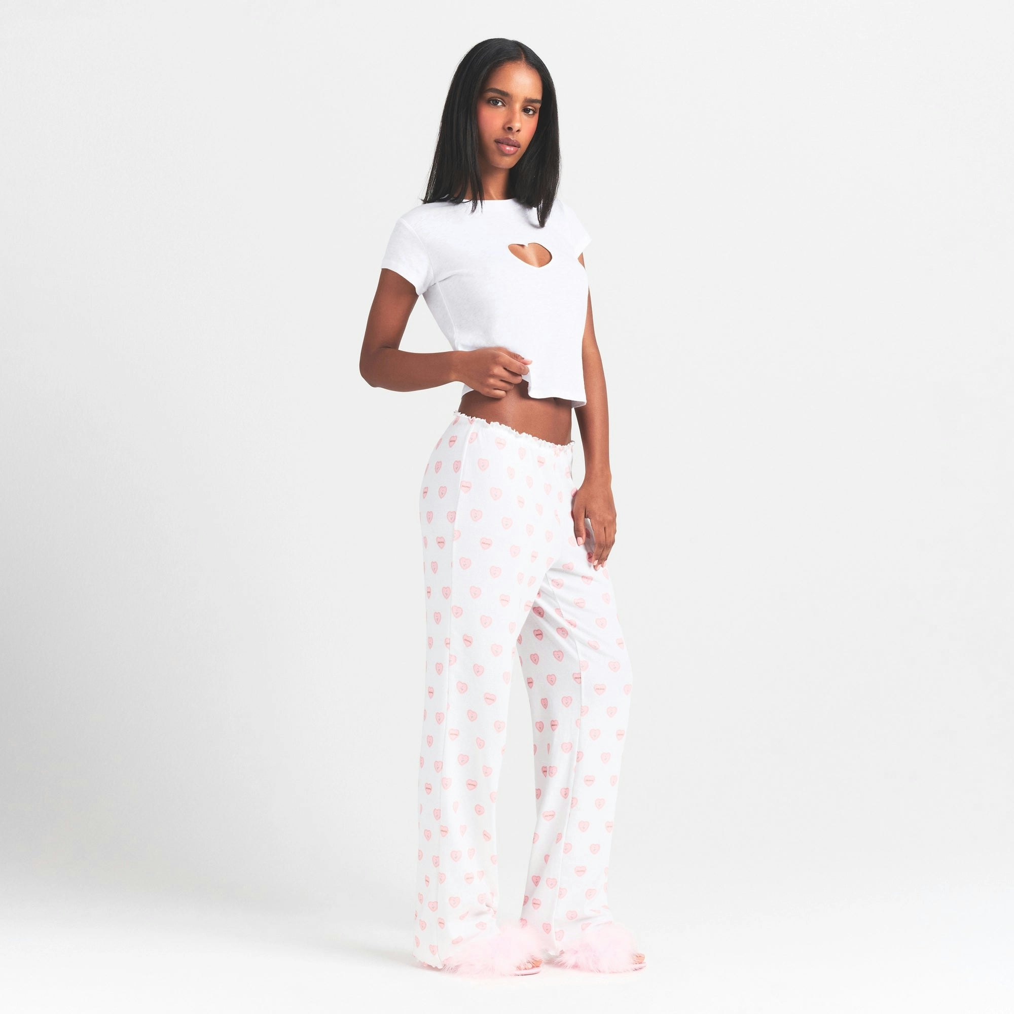 LOGO POINTELLE STRAIGHT LEG PANT | SNOW LACE HEARTS ON A MODEL FRONT VIEW @ | FOCUS: 0.0, 1.0, 0.9