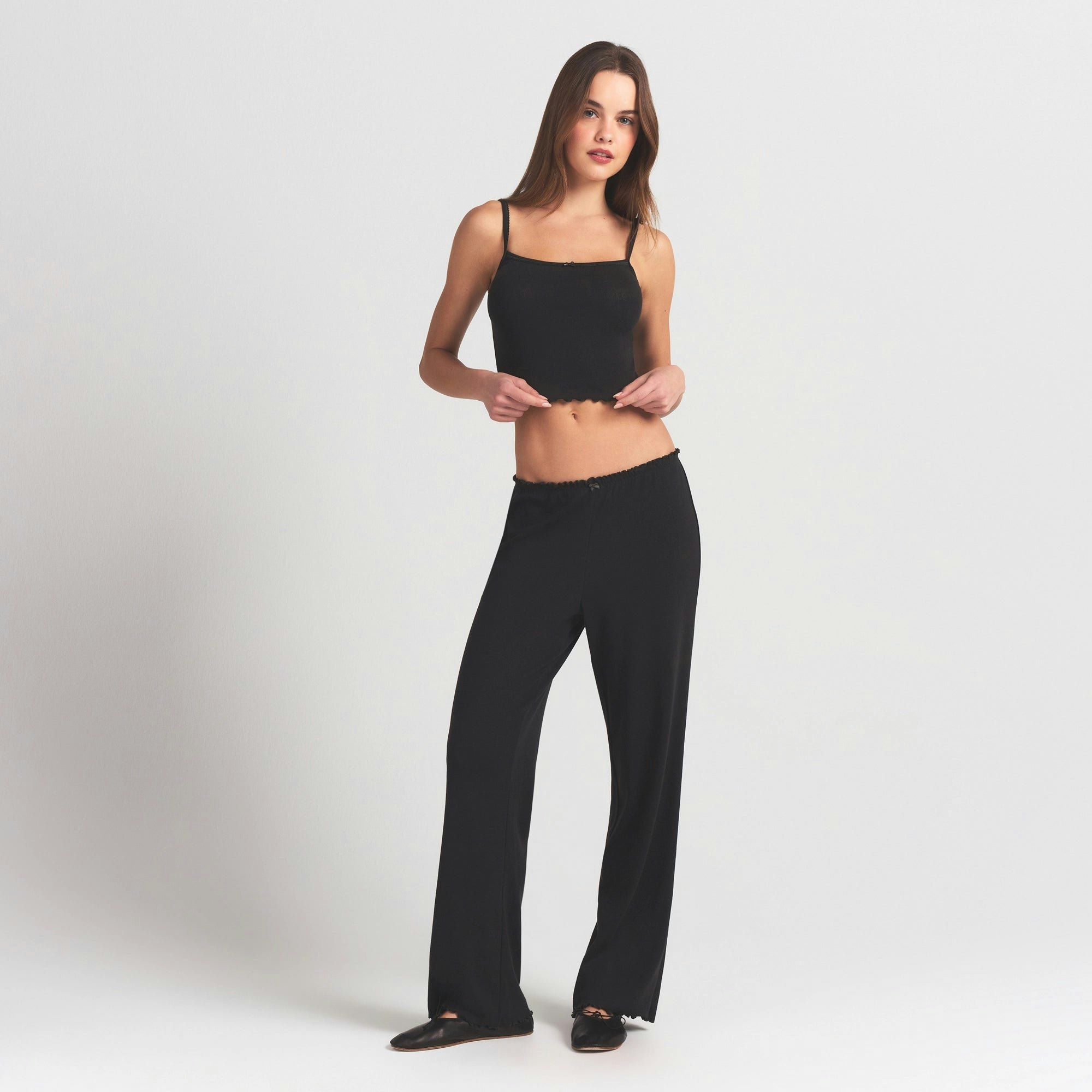 LOGO POINTELLE STRAIGHT LEG PANT | SOOT ON A MODEL FRONT VIEW @ | FOCUS: 0.0, 1.0, 0.9