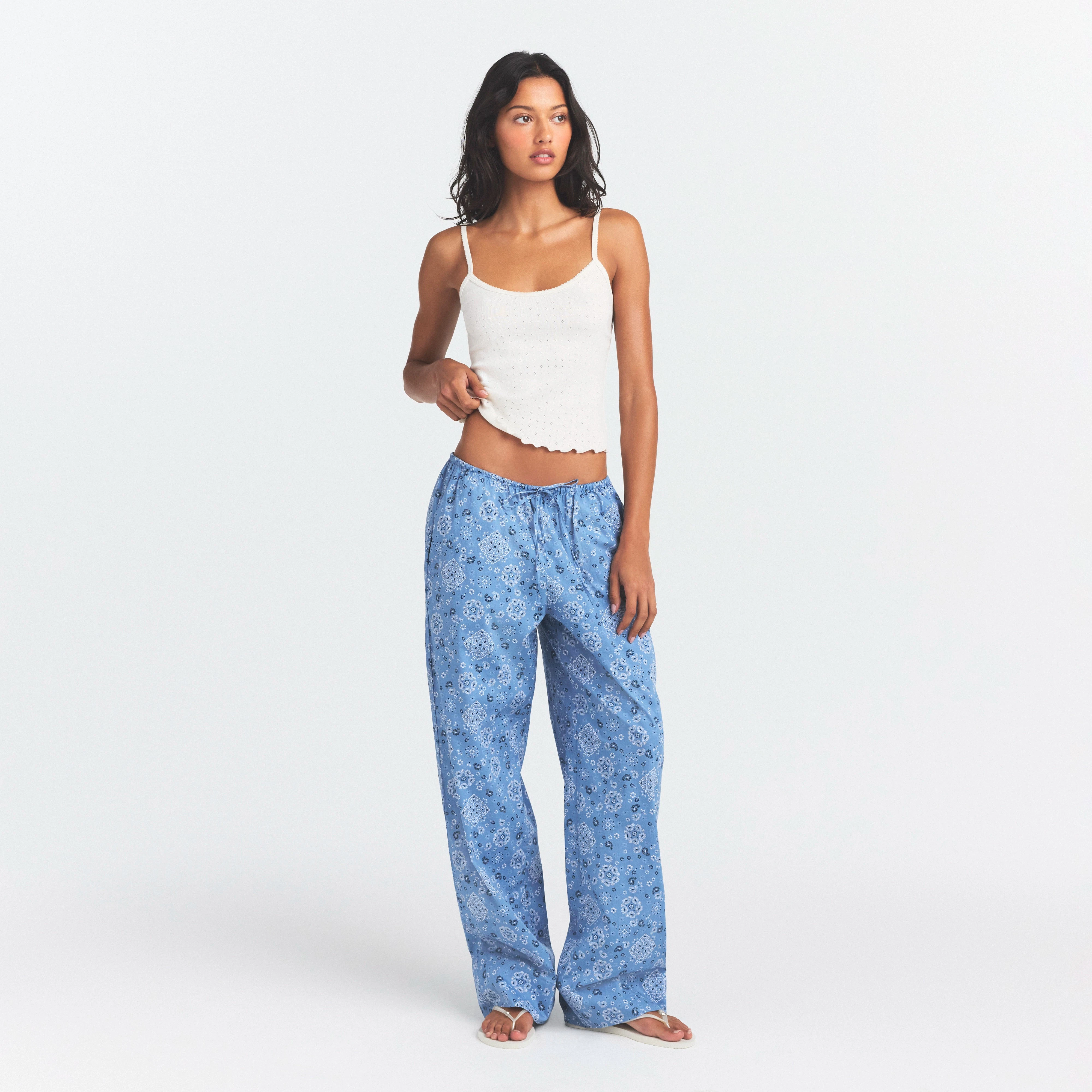 COTTON POPLIN SLEEP STRAIGHT LEG PANT | ARCTIC BANDANA ON A MODEL FRONT VIEW @ | FOCUS: 0.0, 1.0, 0.9
