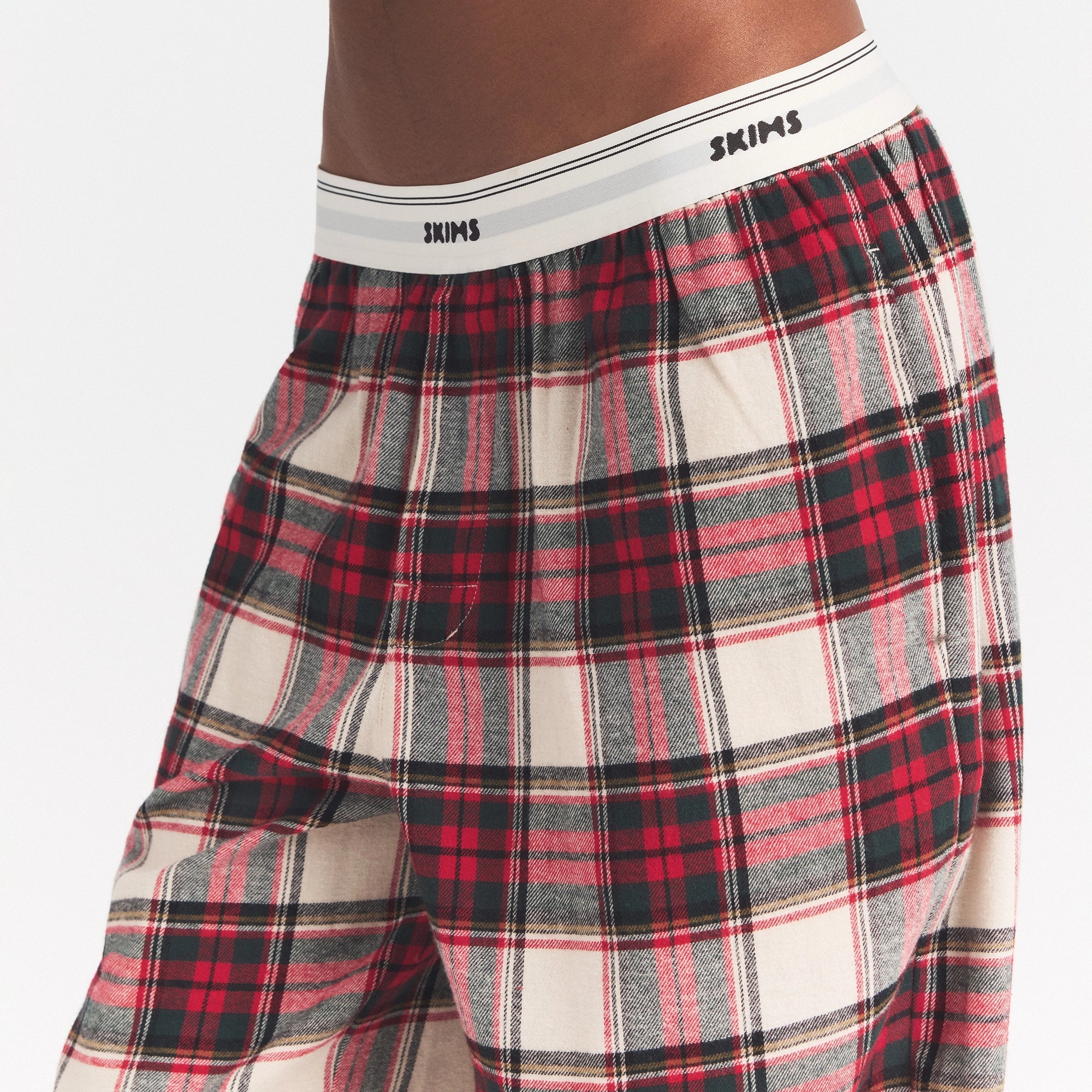FLANNEL SLEEP PANT WITH LOGO ELASTIC | BUFF MONTGOMERY CHECK ON A MODEL SIDE VIEW @ | FOCUS: 0.0, 1.0, 0.9