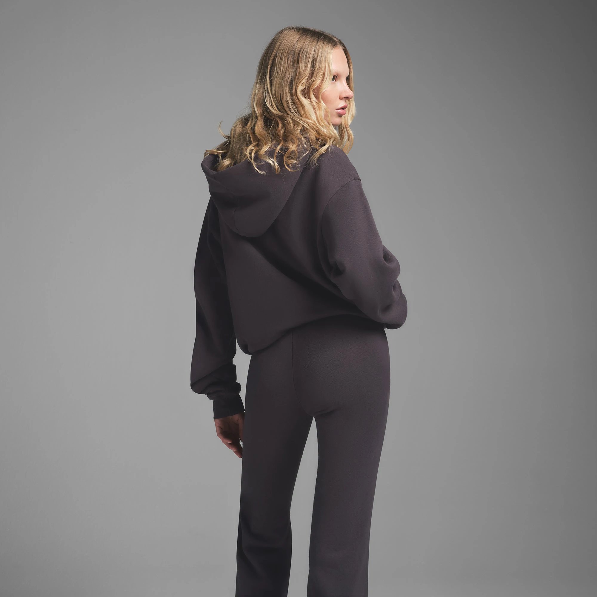 FRENCH TERRY BOOTCUT PANT | ASH ON A MODEL BACK VIEW