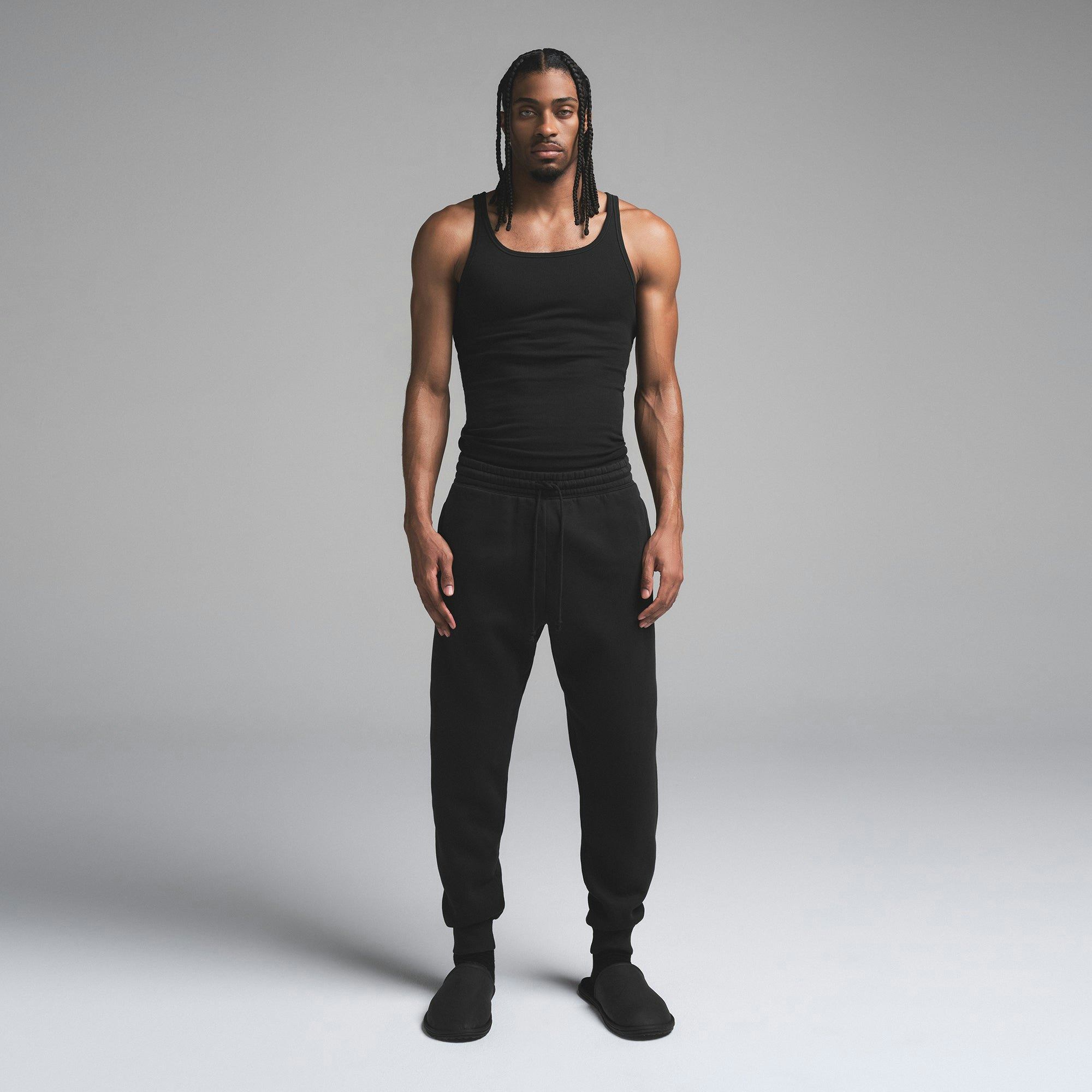 FLEECE LOUNGE MENS TAPERED JOGGER | WASHED ONYX ON A MODEL FRONT VIEW | FOCUS: 0.0, 1.0, 0.9