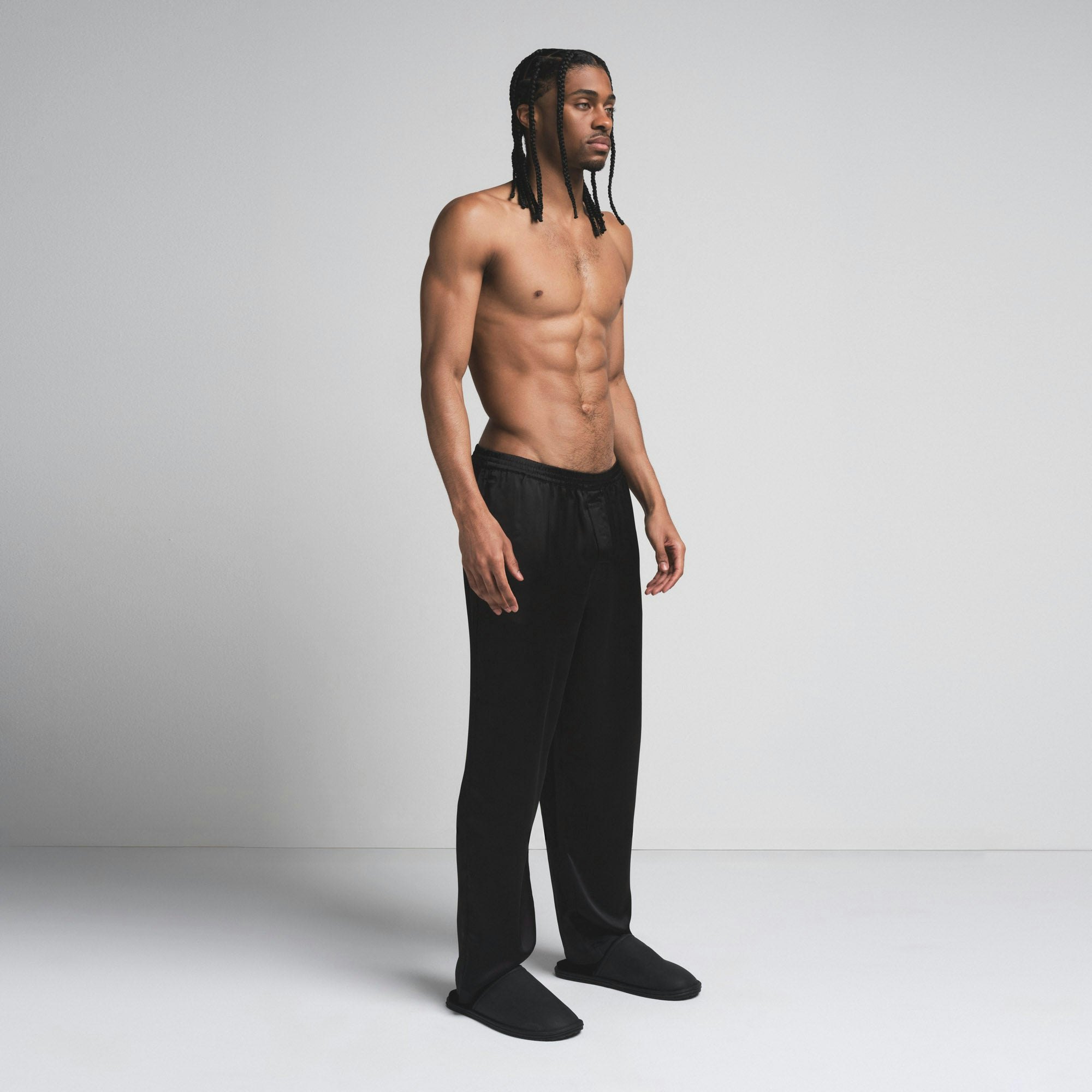 SATEEN SLEEP MENS PANT | ONYX ON A MODEL SIDE  ON A MODEL FRONT VIEW | FOCUS: 0.0, 1.0, 0.9