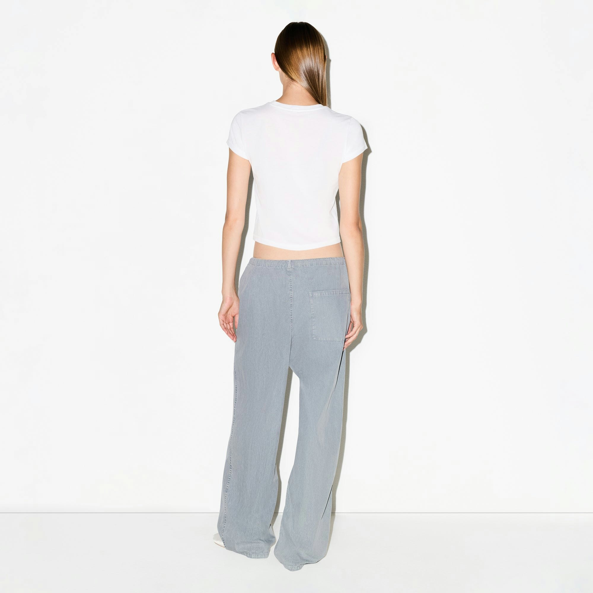 WOVEN LOUNGE OVERSIZED PANT | PACIFIC ON A MODEL FRONT VIEW @ | FOCUS: 0.0, 1.0, 0.9