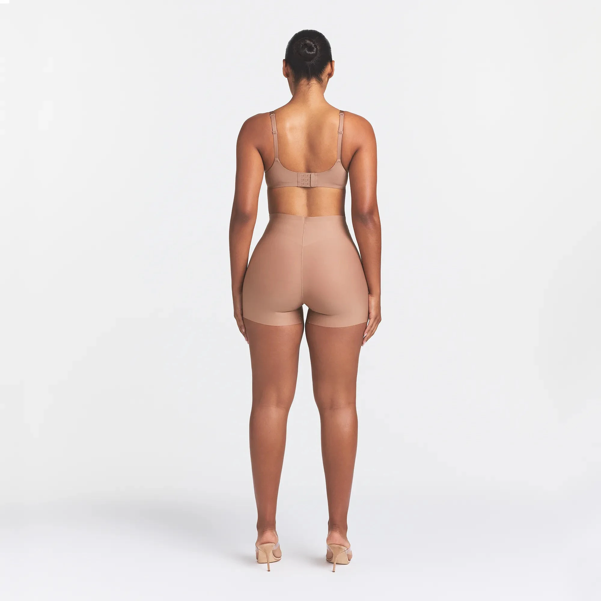 SKIMS BODY CORE SCULPT SHORTIE | SIENNA ON A MODEL BACK VIEW @ | FOCUS: 0.0, 1.0, 0.9
