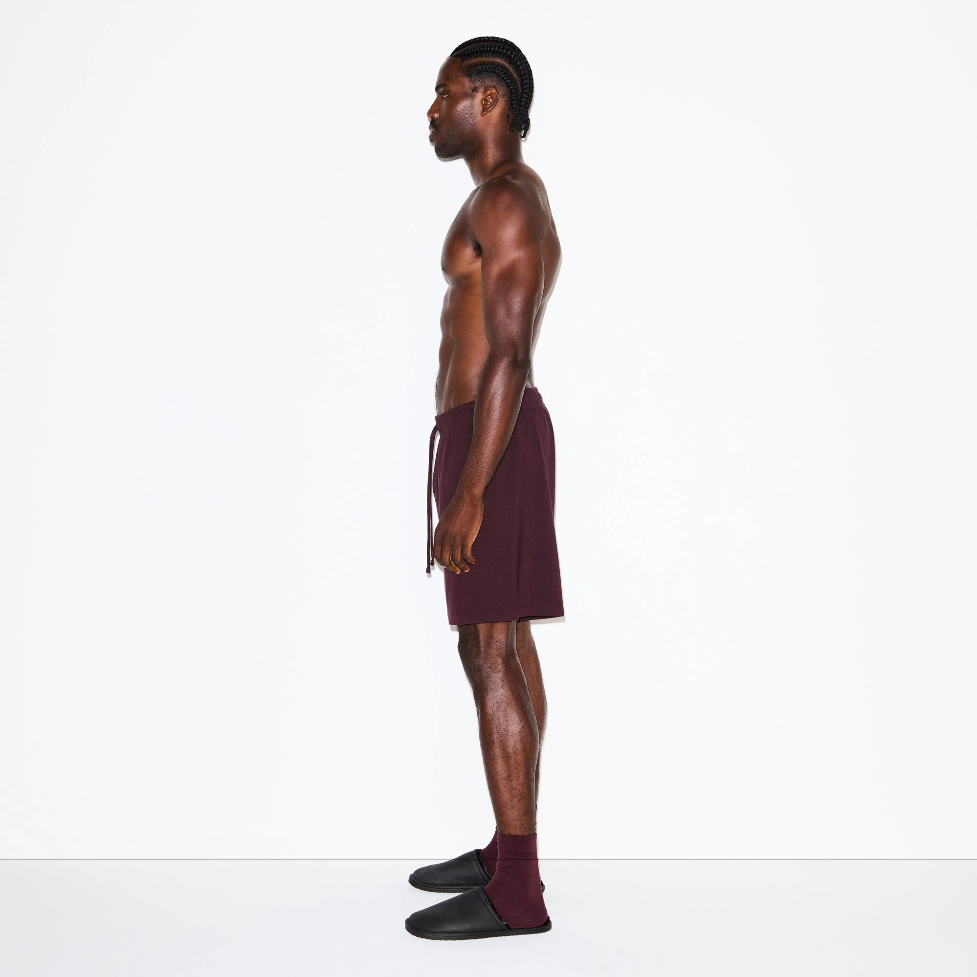 JERSEY LOUNGE MENS RELAXED SHORT | CURRANT ON A MODEL FRONT VIEW @ | FOCUS: 0.0, 1.0, 0.9