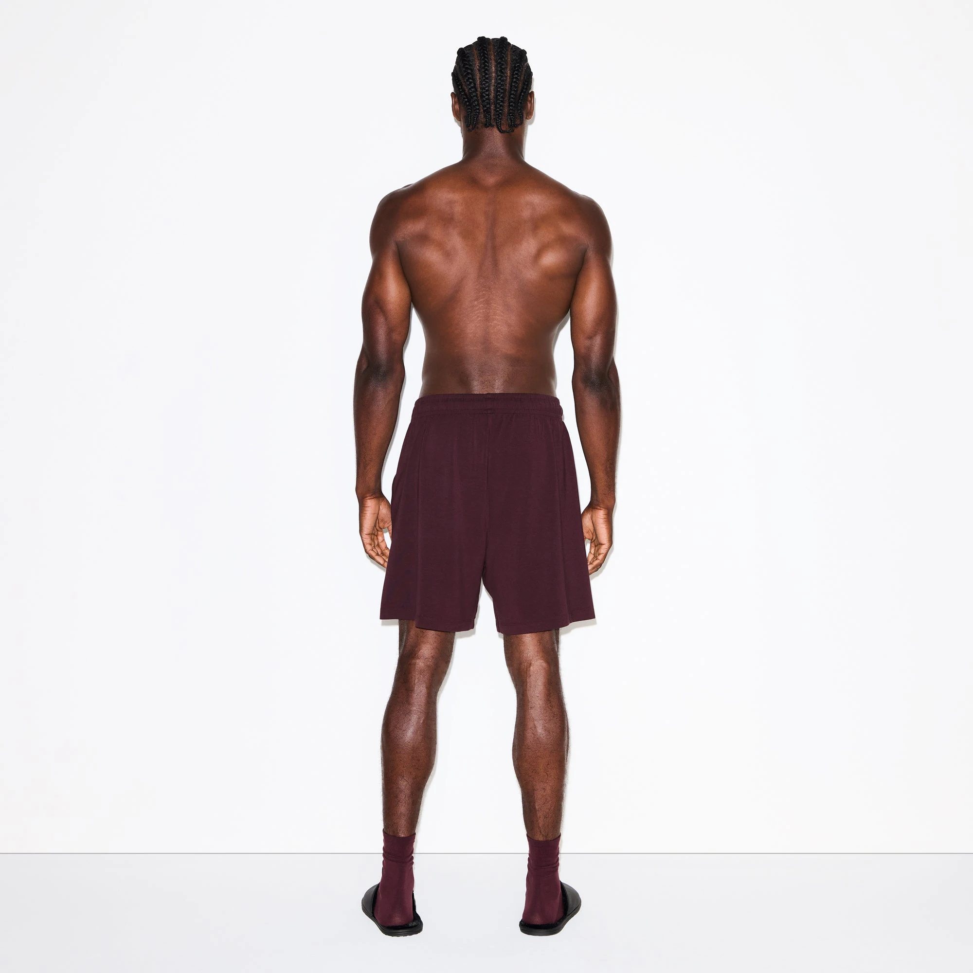 JERSEY LOUNGE MENS RELAXED SHORT | CURRANT ON A MODEL FRONT VIEW @ | FOCUS: 0.0, 1.0, 0.9