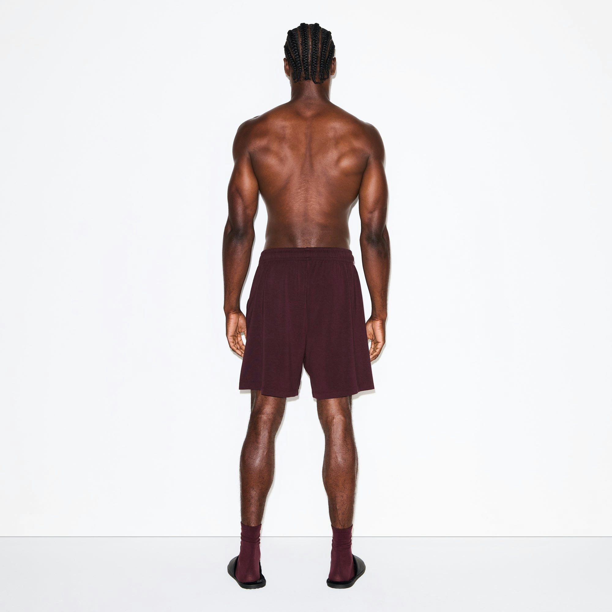 JERSEY LOUNGE MENS RELAXED SHORT | CURRANT ON A MODEL FRONT VIEW @ | FOCUS: 0.0, 1.0, 0.9