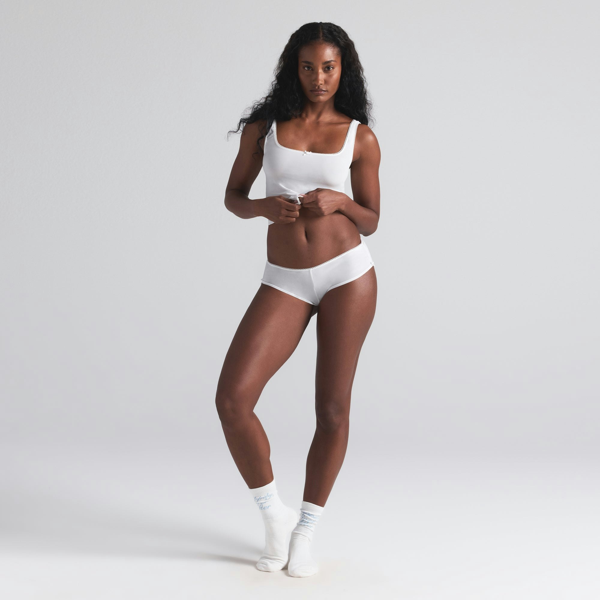 FITS EVERYBODY PICOT TANK AND HIPSTER SET | MARBLE ON A MODEL FRONT  ON A MODEL FRONT VIEW | FOCUS: 0.0, 1.0, 0.9