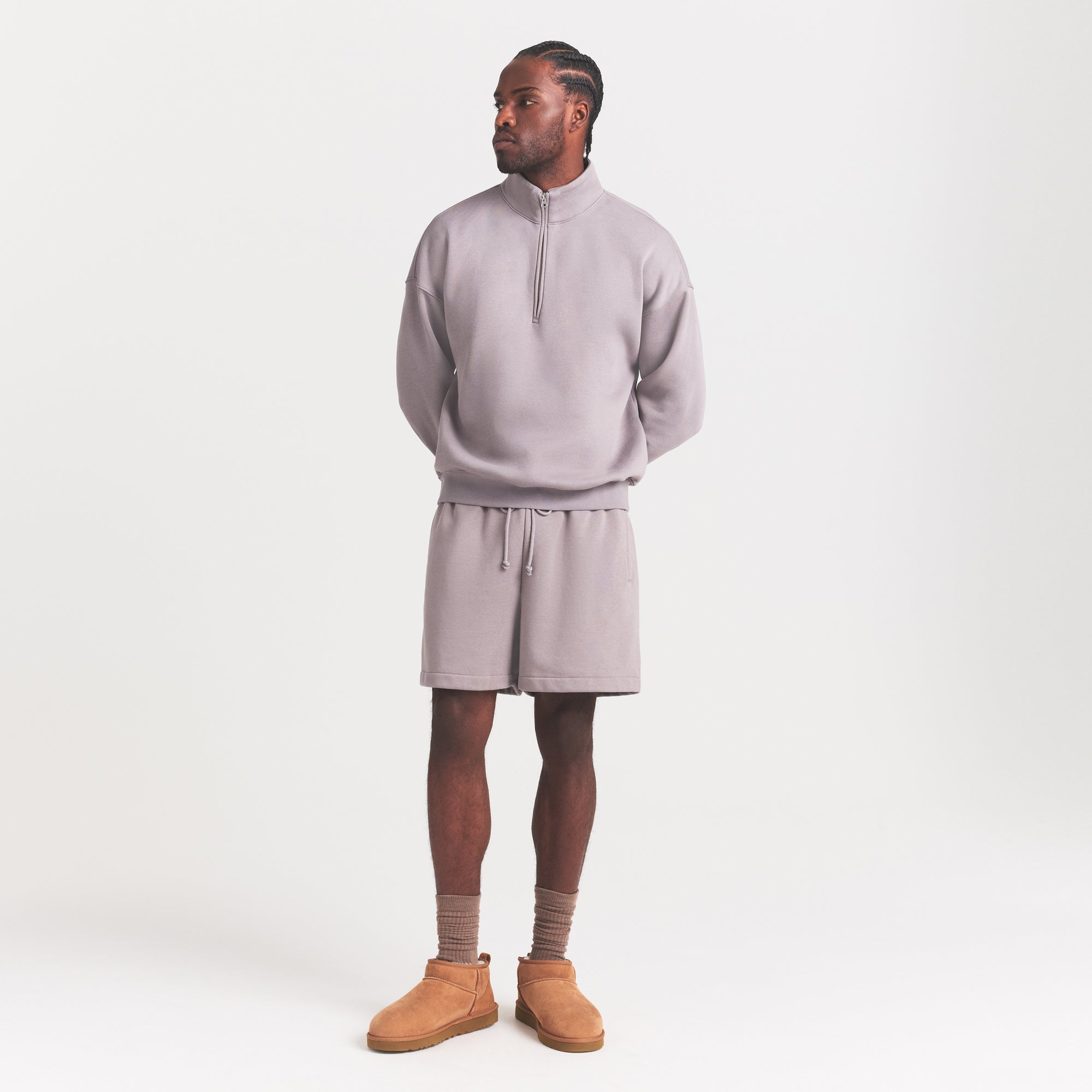 FLEECE LOUNGE MENS RELAXED SHORT | SHADOW ON A MODEL FRONT VIEW @ | FOCUS: 0.0, 1.0, 0.9