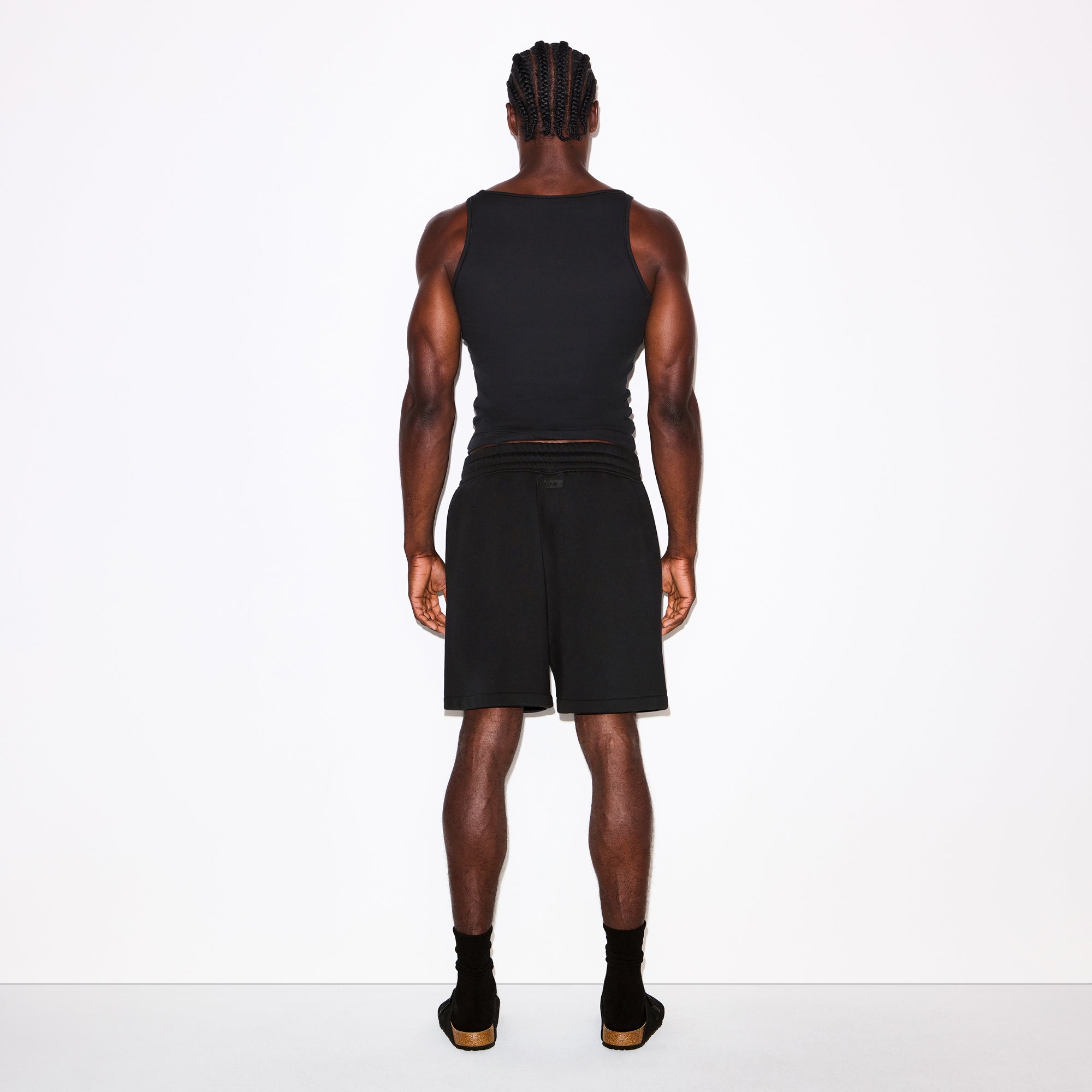 FLEECE LOUNGE MENS RELAXED SHORT | WASHED ONYX | SKIMS