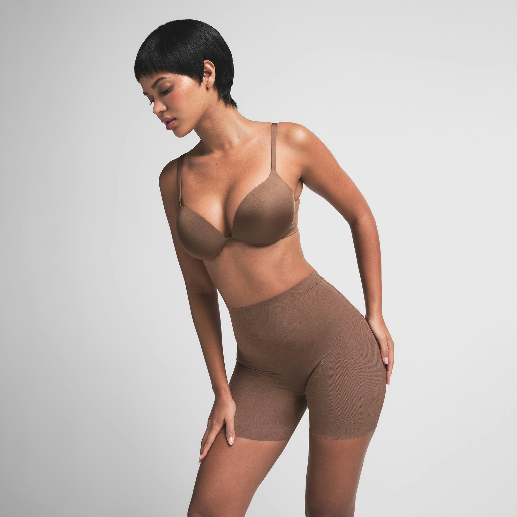 SHEER SCULPT LOW BACK SHORT | JASPER ON A MODEL FRONT VIEW