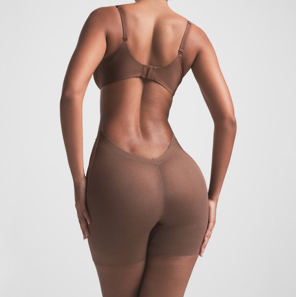 SHEER SCULPT LOW BACK SHORT | JASPER ON A MODEL BACK VIEW