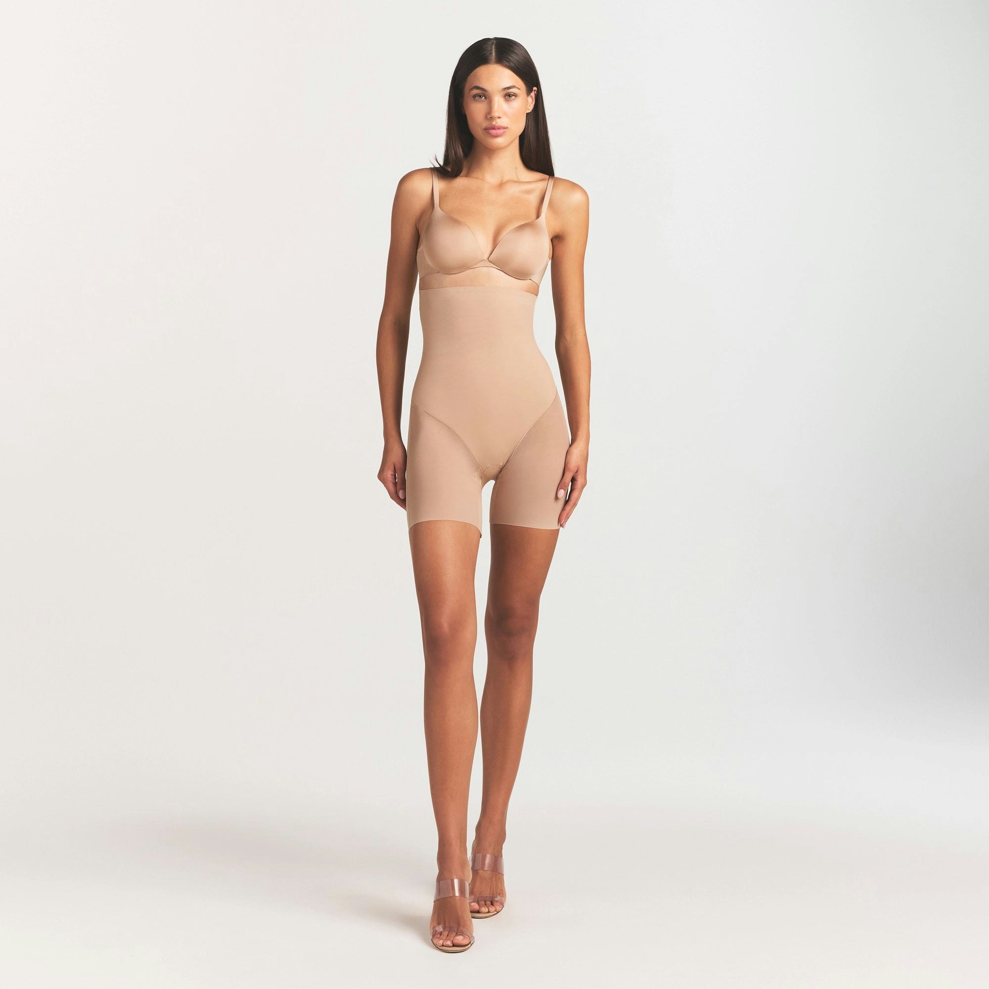 POWER MESH SHAPEWEAR CORE SCULPT HIGH-WAISTED MID THIGH SHORT | CLAY ON A MODEL FRONT VIEW @ | FOCUS: 0.0, 1.0, 0.9