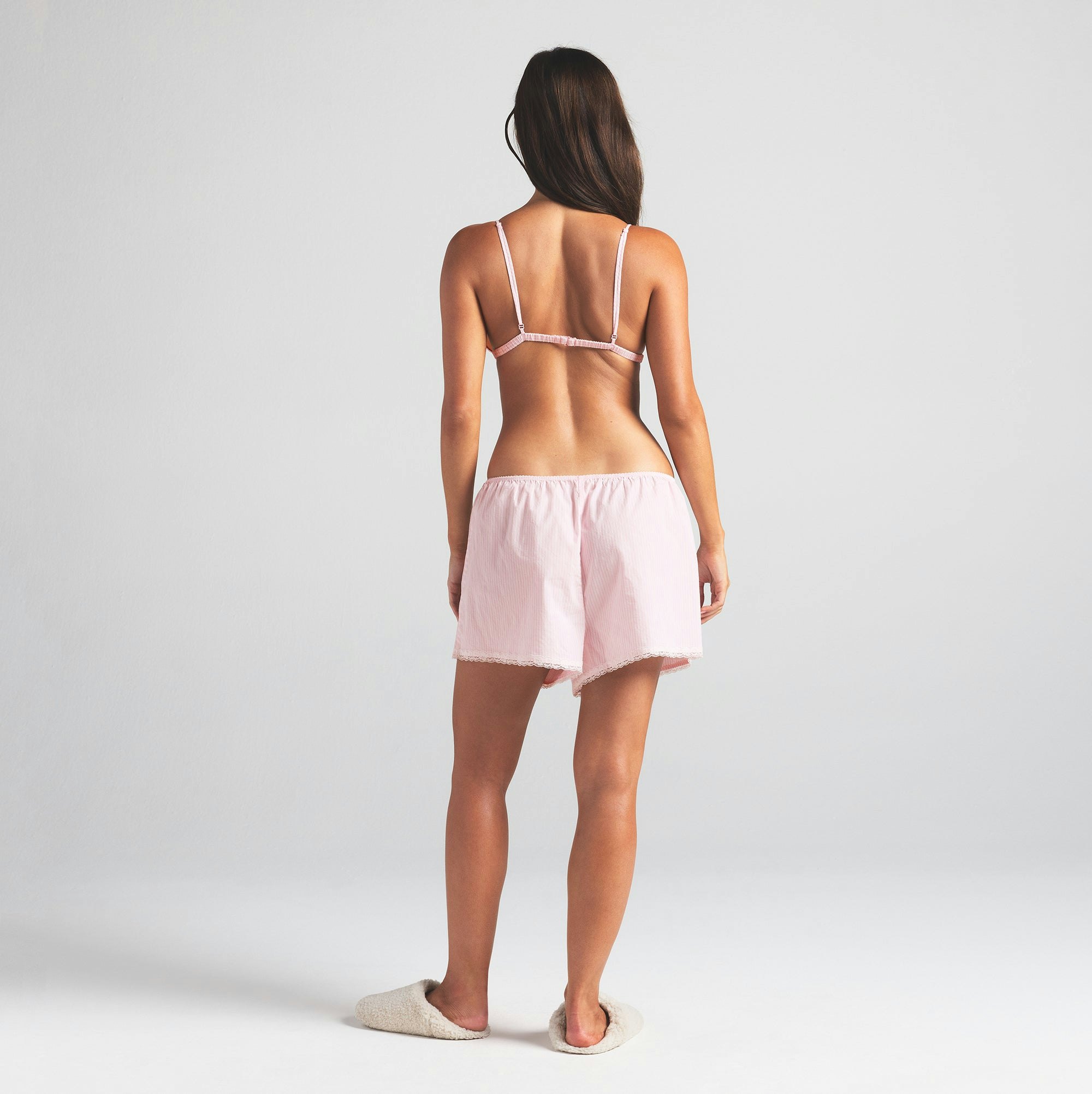 COTTON POPLIN SLEEP SHORT | CHERRY BLOSSOM STRIPE ON A MODEL BACK VIEW | FOCUS: 0.0, 1.0, 0.9