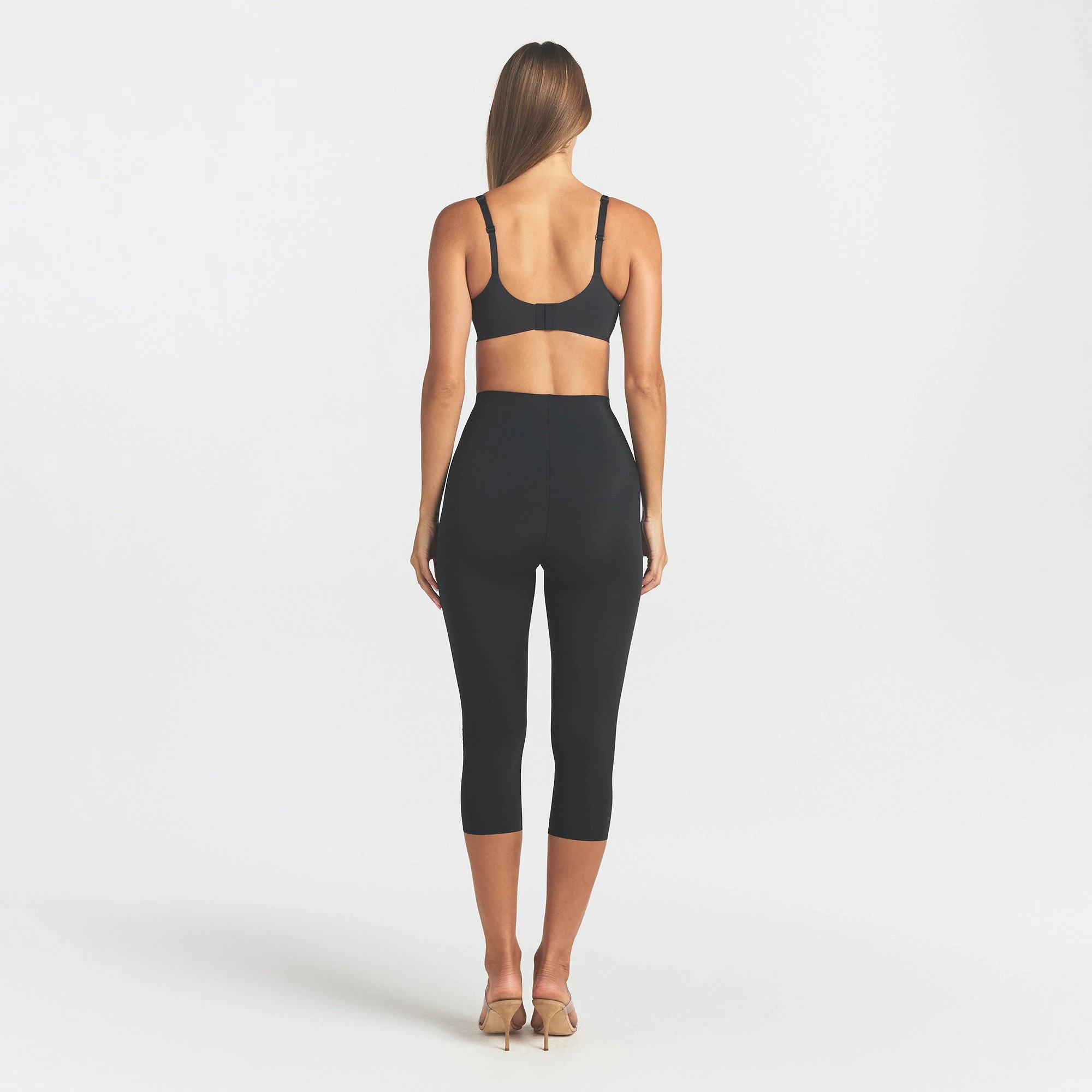 COOL SHAPEWEAR CAPRI | ONYX ON A MODEL BACK VIEW @ | FOCUS: 0.0, 1.0, 0.9