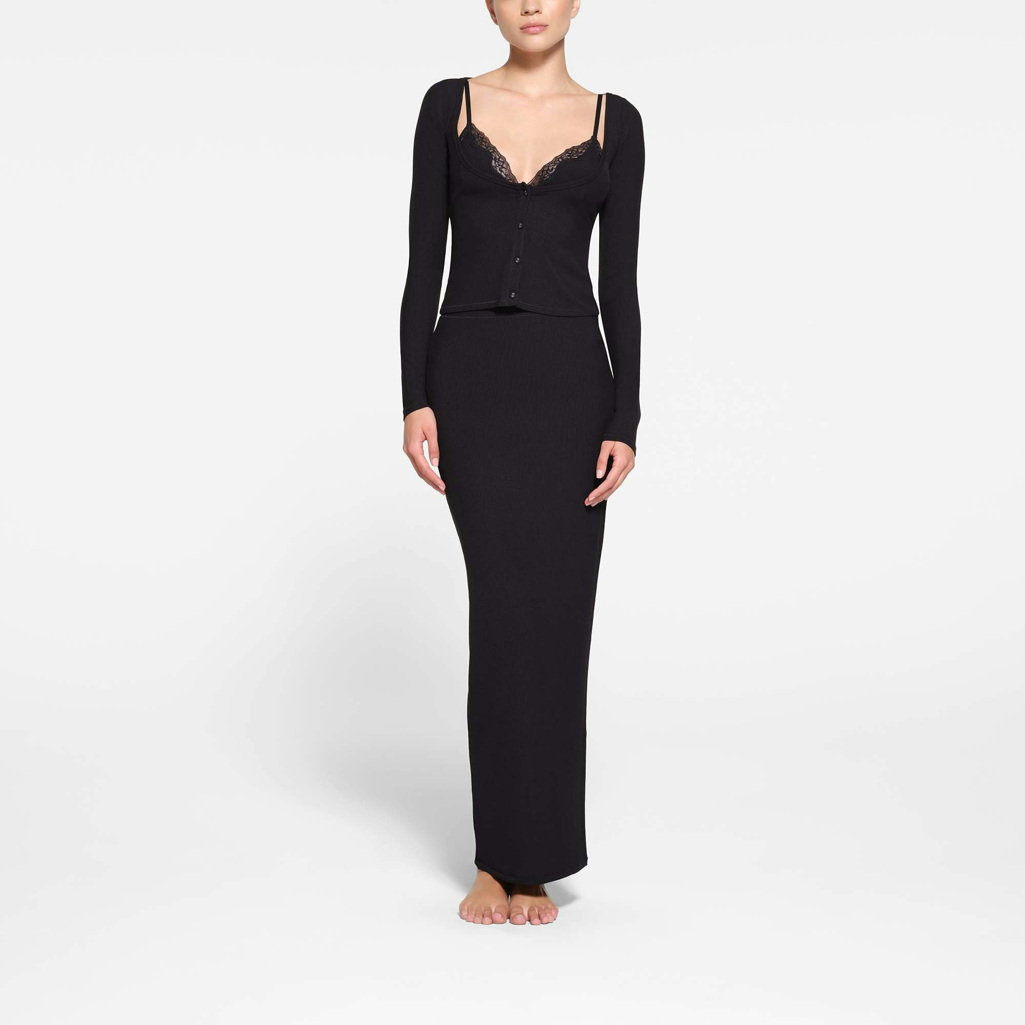 SOFT LOUNGE LONG SKIRT | ONYX ON A MODEL FRONT VIEW @ | FOCUS: 0.9, 0.1, 