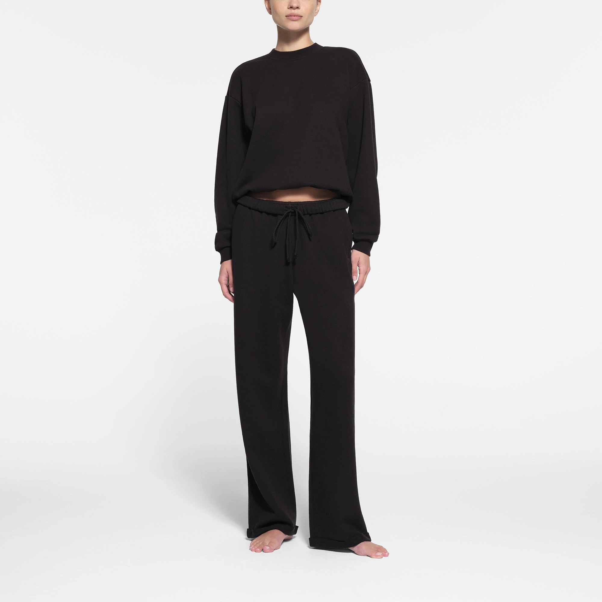 COTTON FLEECE CLASSIC PANT | ONYX ON A MODEL FRONT VIEW