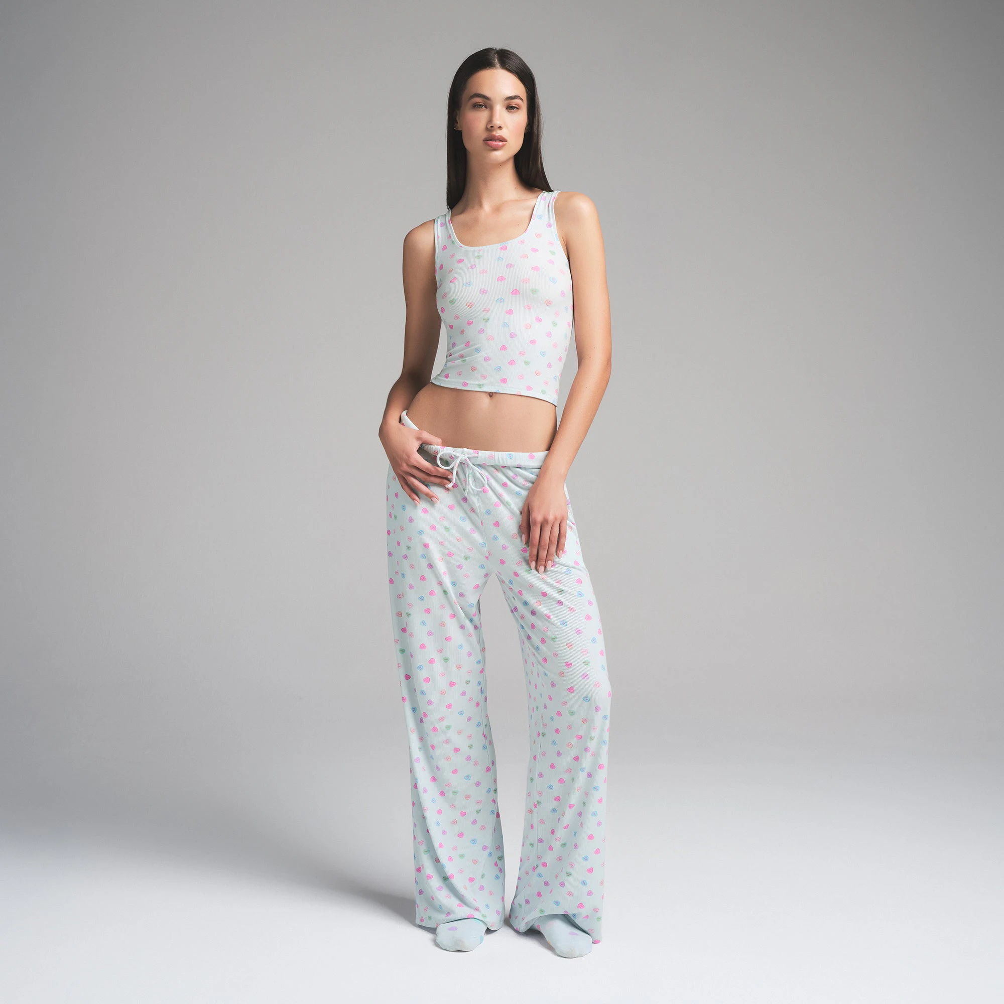 SOFT LOUNGE LOOSE PANT | CLOUD CANDY HEART PRINT ON A MODEL FRONT VIEW | FOCUS: 0.0, 1.0, 0.9
