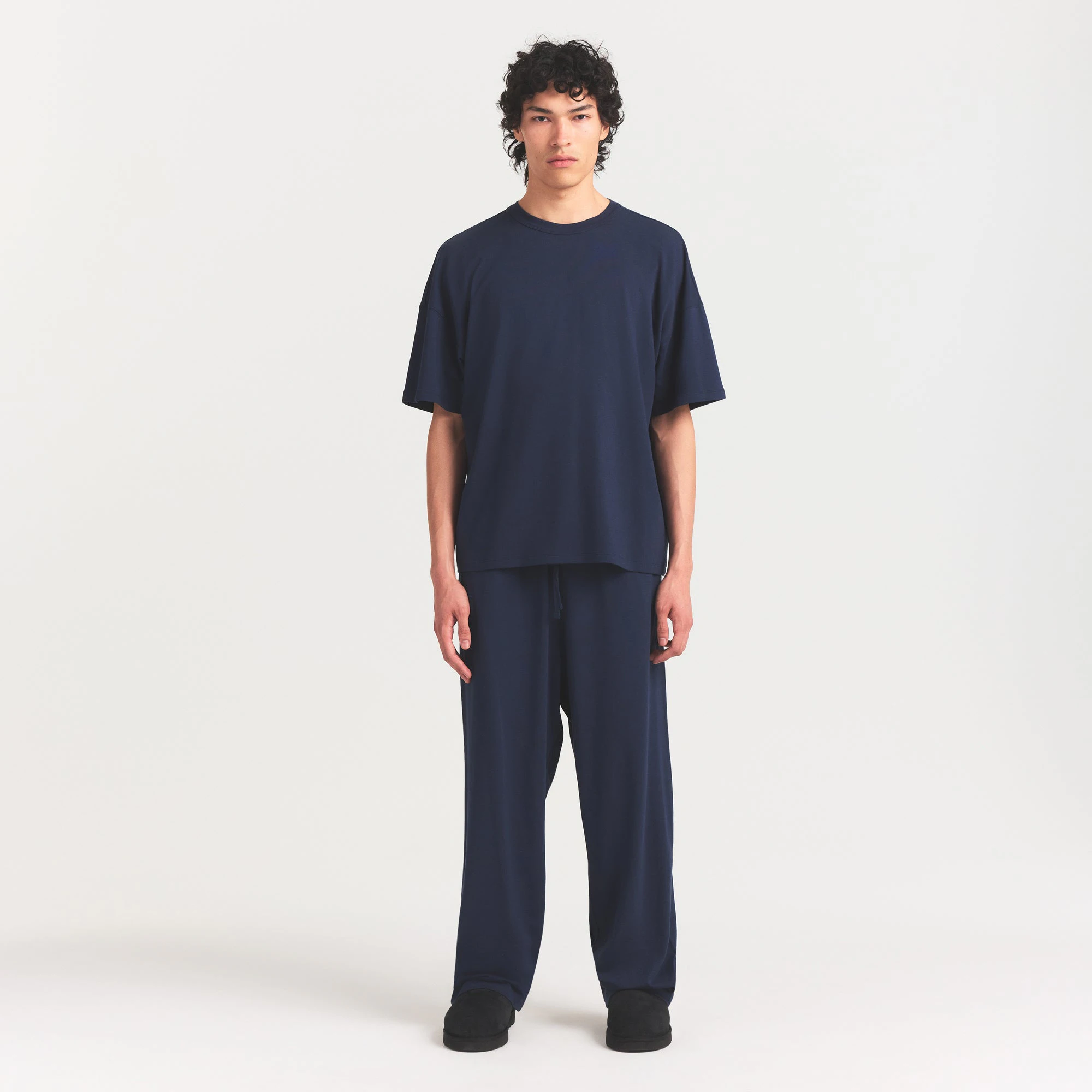 JERSEY LOUNGE MENS RELAXED STRAIGHT LEG PANT | NAVY ON A MODEL FRONT VIEW @ | FOCUS: 0.0, 1.0, 0.9