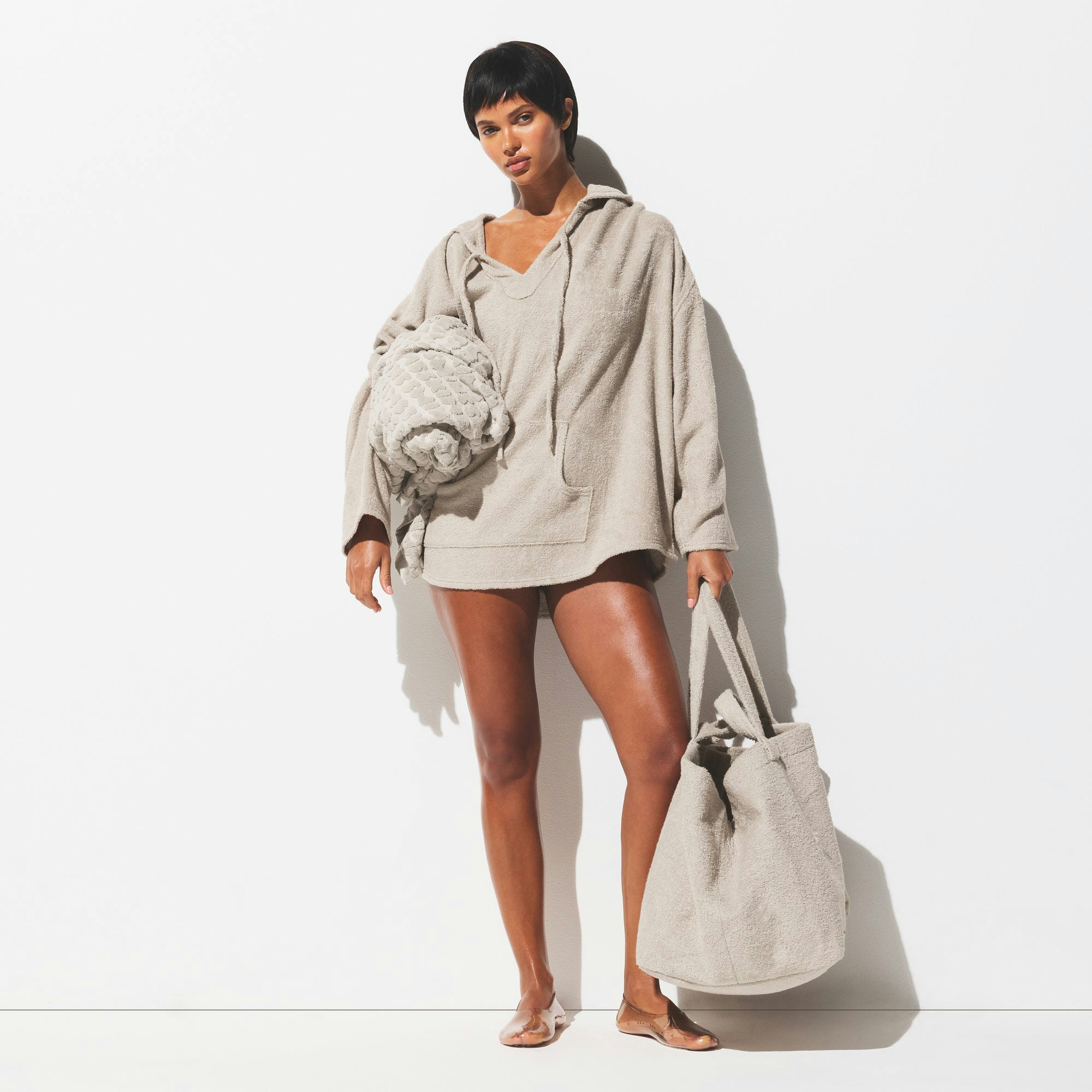 TERRY COVER UPS JUMBO BEACH TOTE | STONE ON A MODEL FRONT VIEW | FOCUS: 0.0, 1.0, 0.9
