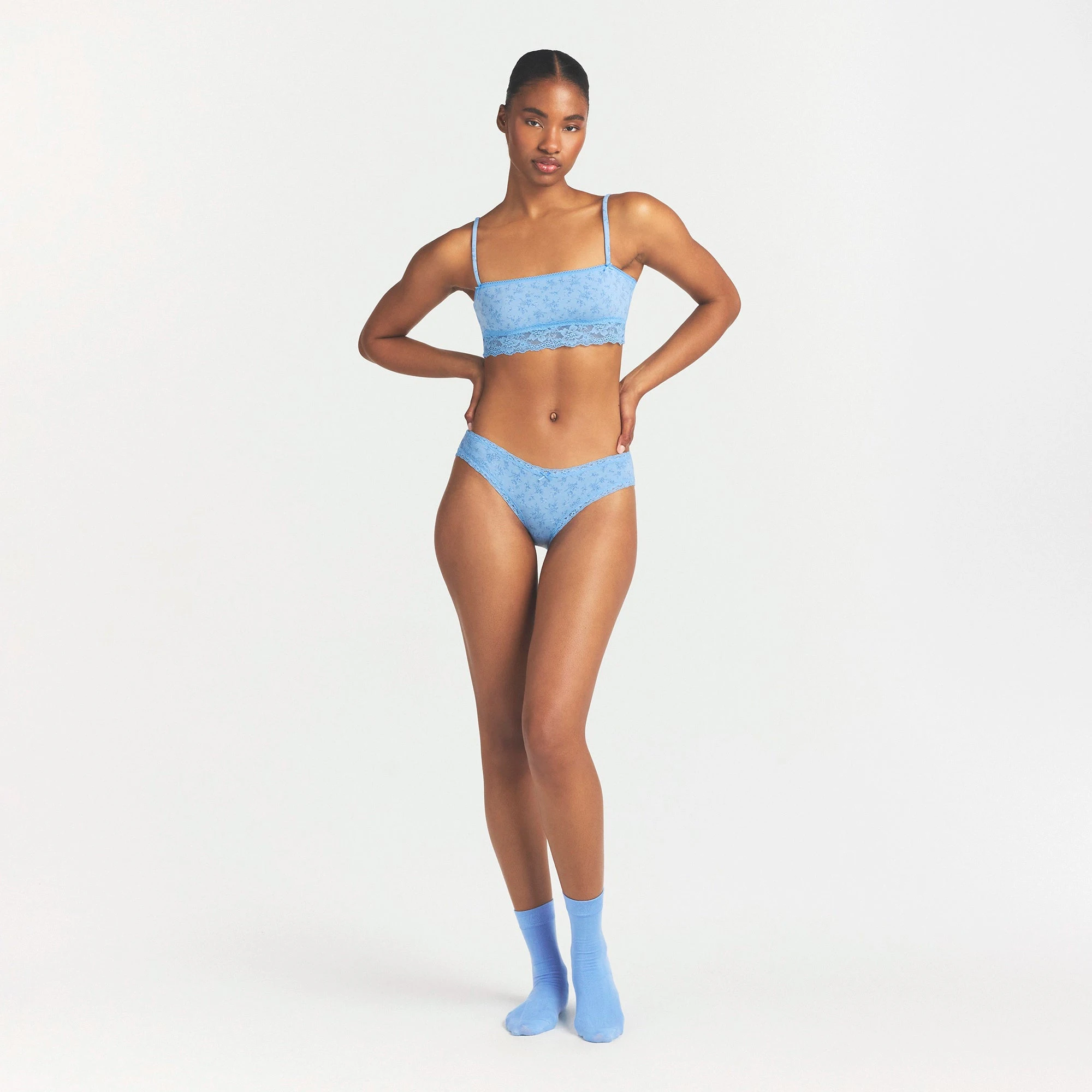 LIGHTWEIGHT COTTON LACE BRIEF | SURF DAINTY FLORAL PRINT ON A MODEL FRONT VIEW @ | FOCUS: 0.0, 1.0, 0.9