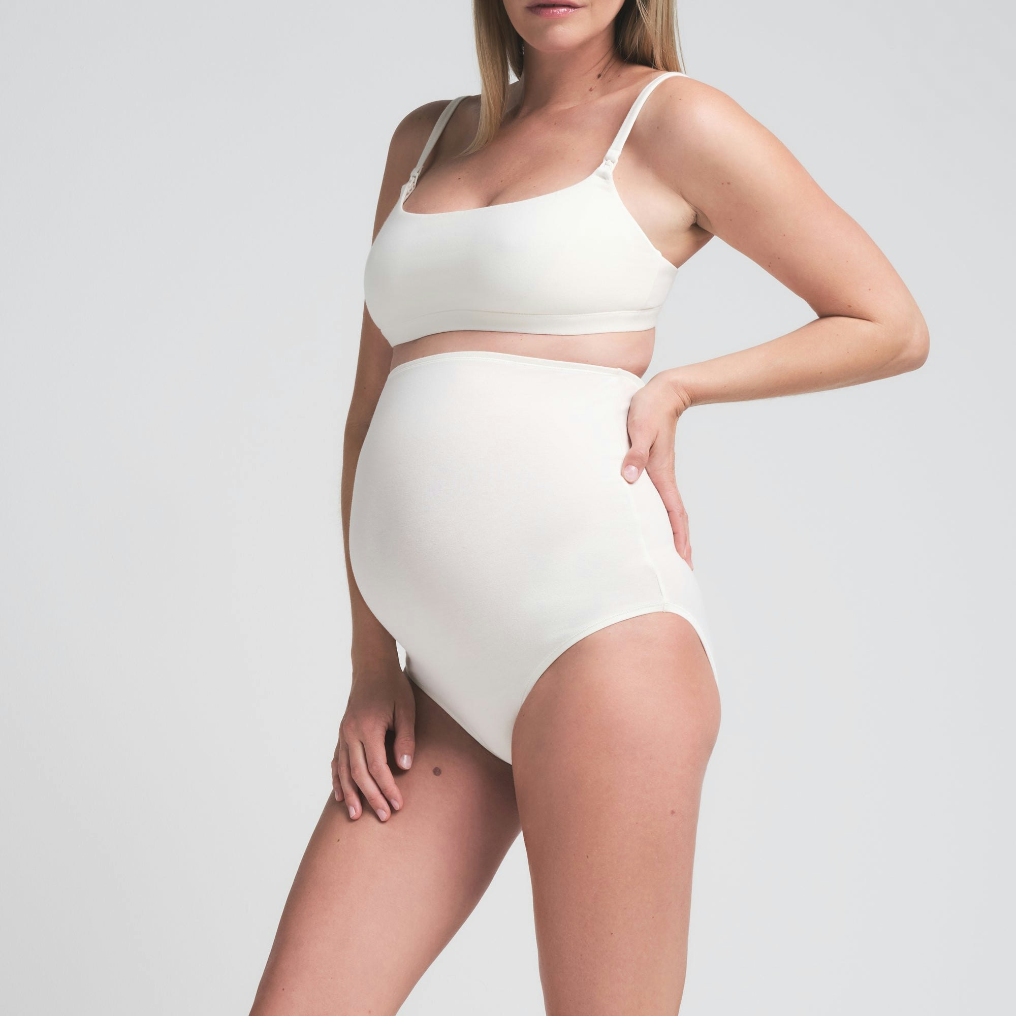 COTTON JERSEY MATERNITY HIGH-WAISTED BRIEF | MARBLE ON A MODEL SIDEVIEW | FOCUS: 0.0, 1.0, 0.9