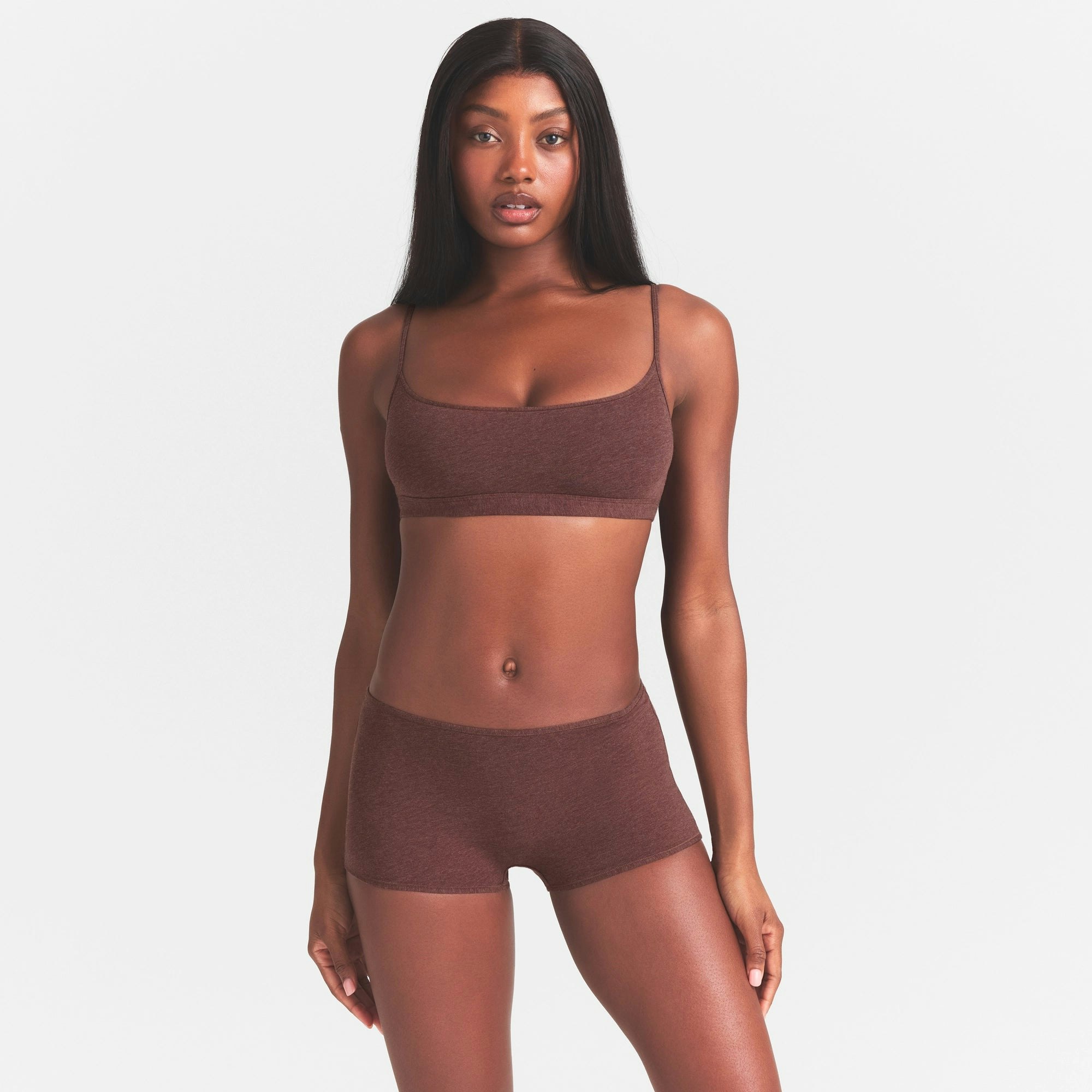 EVERYDAY COTTON SCOOP BRALETTE | COCOA HEATHER ON A MODEL SIDE VIEW @ | FOCUS: 0.0, 1.0, 0.9