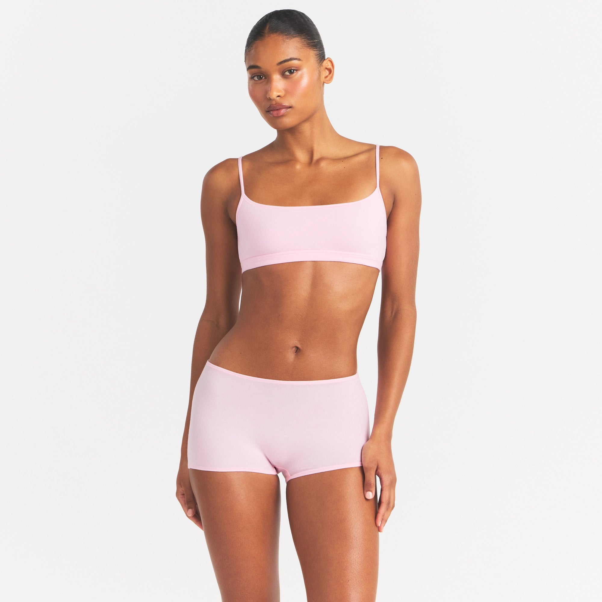EVERYDAY COTTON SCOOP BRALETTE | PEONY ON A MODEL SIDE VIEW