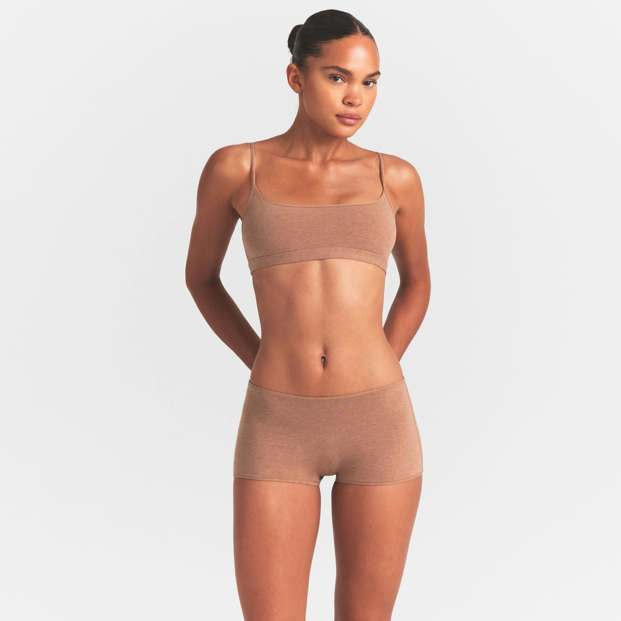 EVERYDAY COTTON SCOOP BRALETTE | SIENNA HEATHER ON A MODEL SIDE VIEW @ | FOCUS: 0.0, 1.0, 0.9