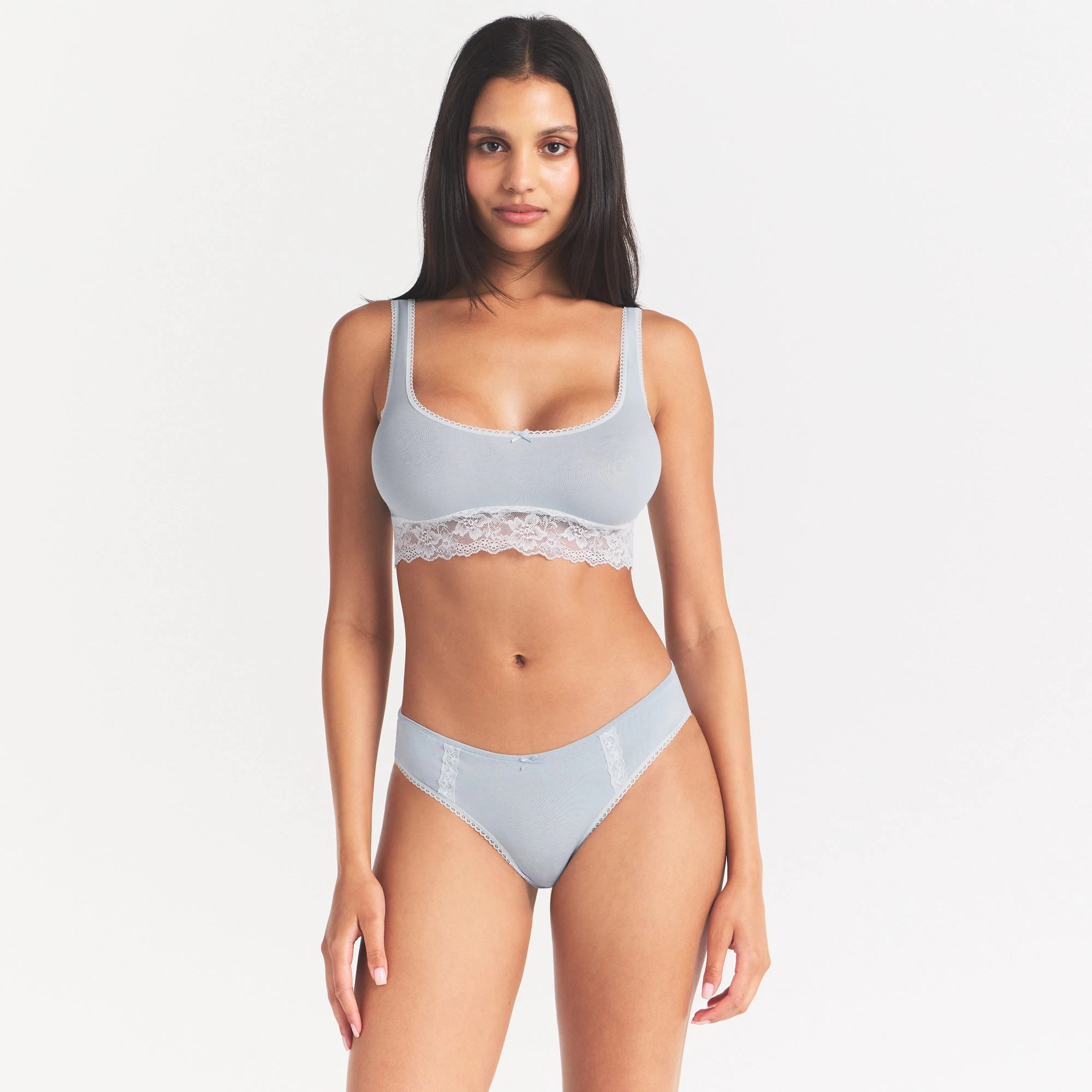 LIGHTWEIGHT COTTON LACE SCOOP BRALETTE | AIRSPACE ON A MODEL SIDE VIEW