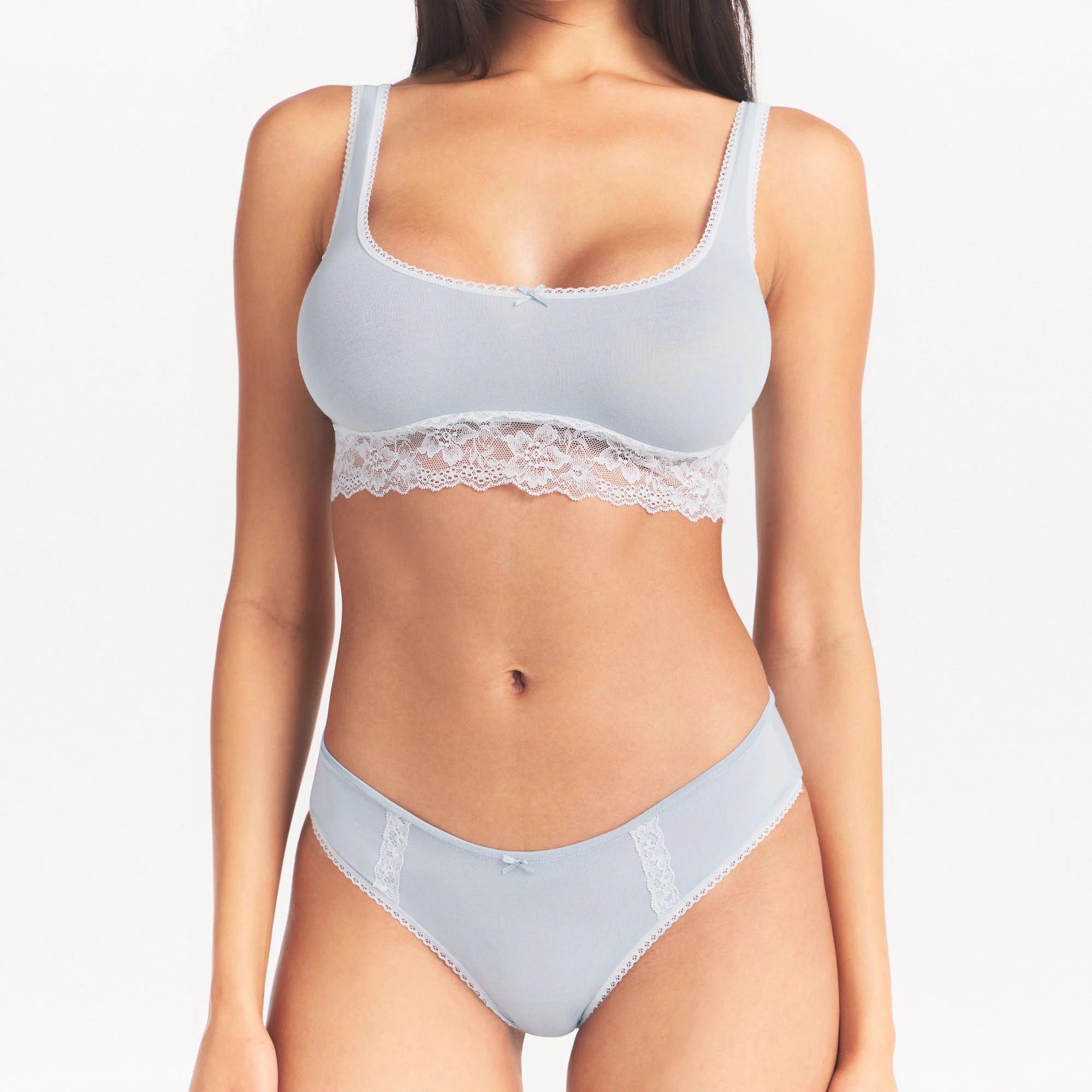 LIGHTWEIGHT COTTON LACE SCOOP BRALETTE | AIRSPACE ON A MODEL SIDE VIEW