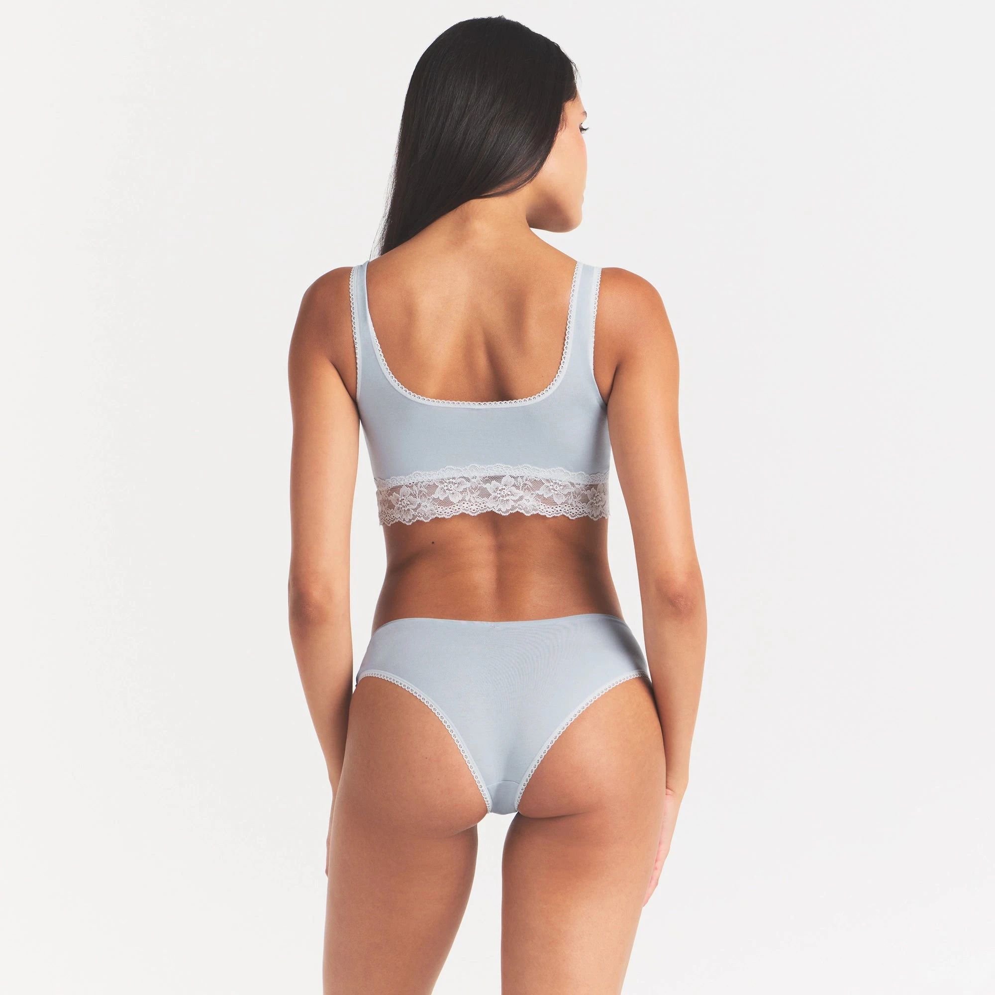 LIGHTWEIGHT COTTON LACE SCOOP BRALETTE | AIRSPACE ON A MODEL SIDE VIEW