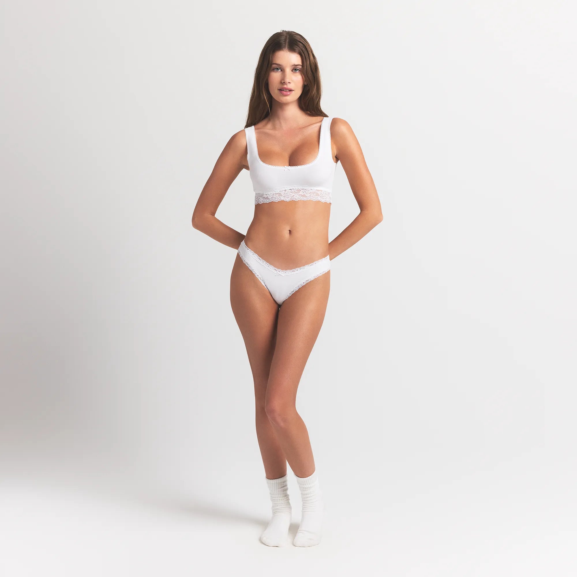 LIGHTWEIGHT COTTON LACE SCOOP BRALETTE | SNOW ON A MODEL FRONT VIEW @ | FOCUS: 0.0, 1.0, 0.9