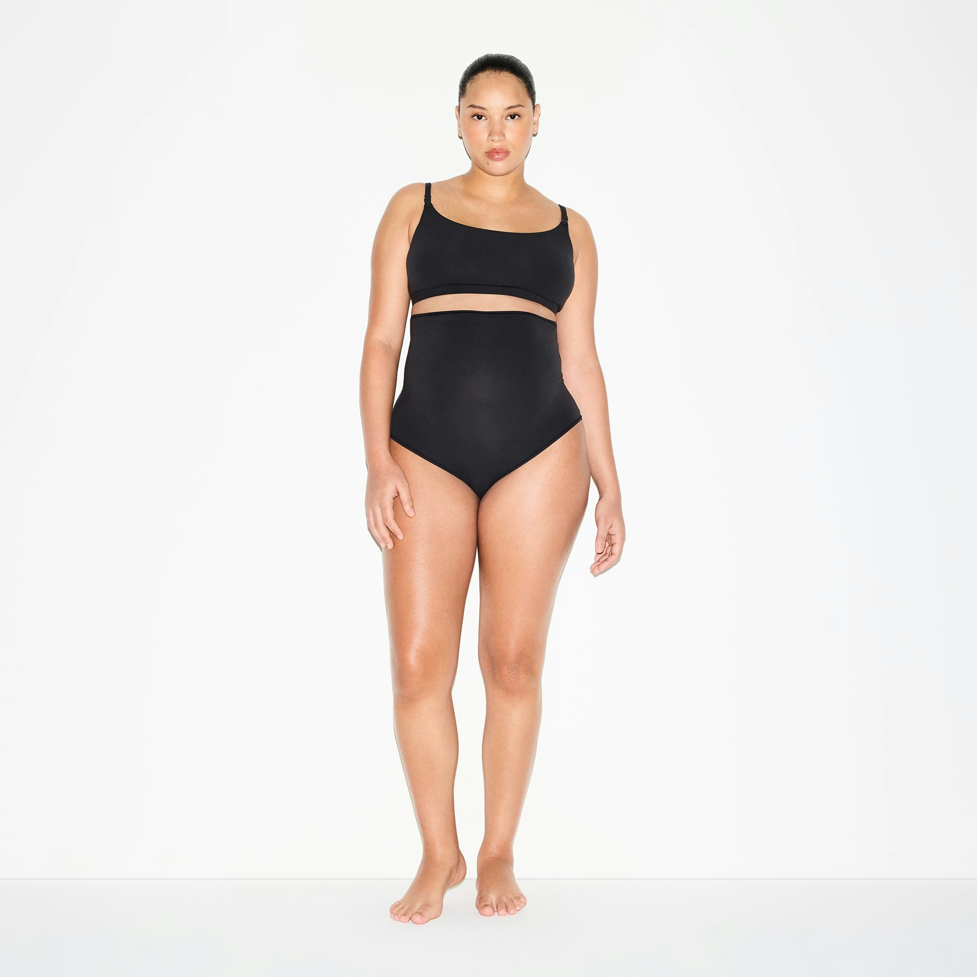 FITS EVERYBODY MATERNITY NURSING SCOOP BRALETTE 2-PACK | ONYX ON A MODEL FRONT VIEW @ | FOCUS: 0.0, 1.0, 0.9