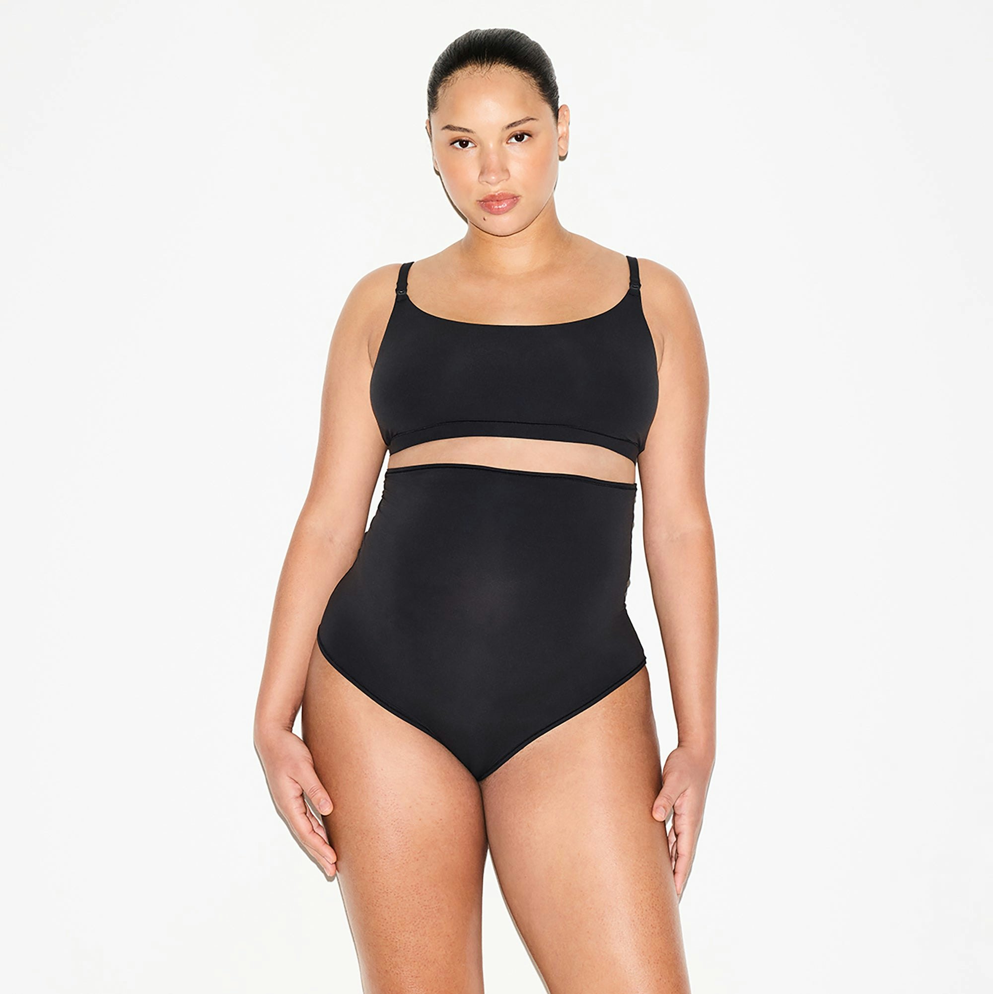 FITS EVERYBODY MATERNITY NURSING SCOOP BRALETTE 2-PACK | ONYX ON A MODEL FRONT VIEW @ | FOCUS: 0.0, 1.0, 0.9