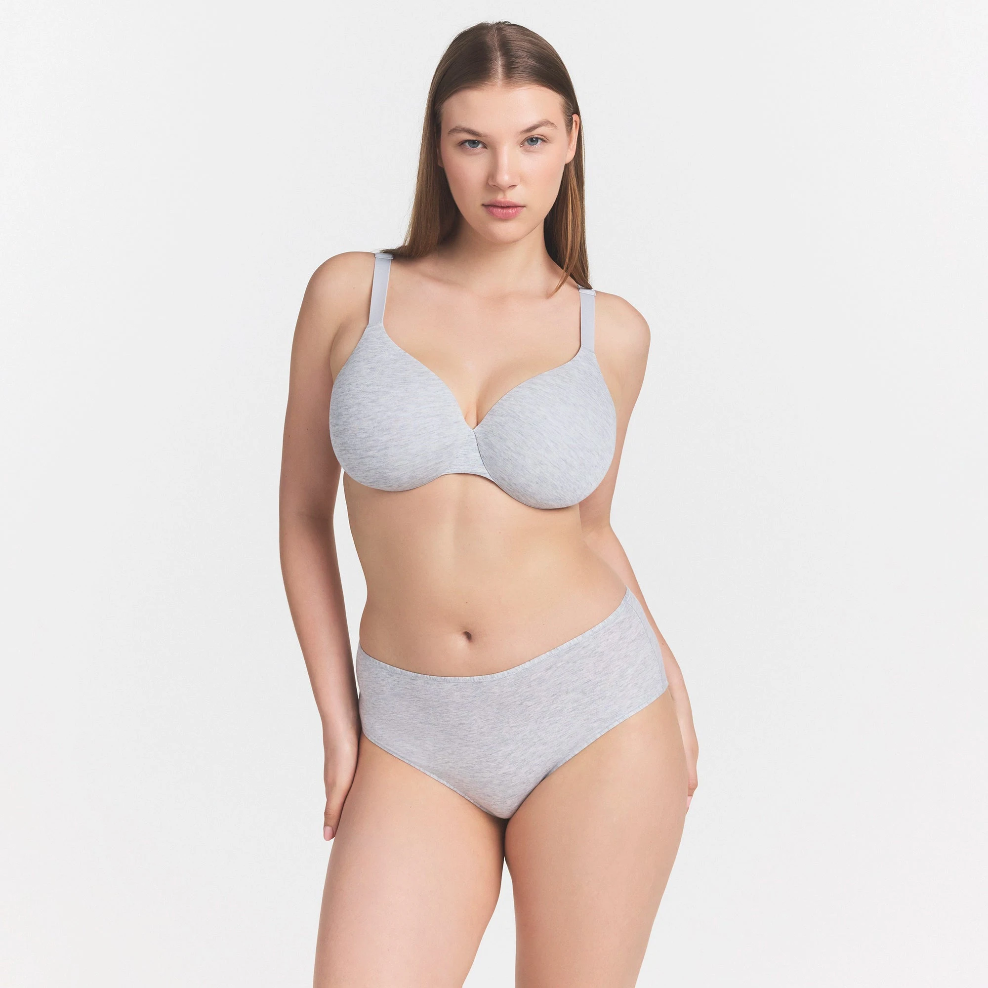 EVERYDAY COTTON FULL COVERAGE BRA | LIGHT HEATHER GREY ON A MODEL SIDE VIEW @ | FOCUS: 0.0, 1.0, 0.9