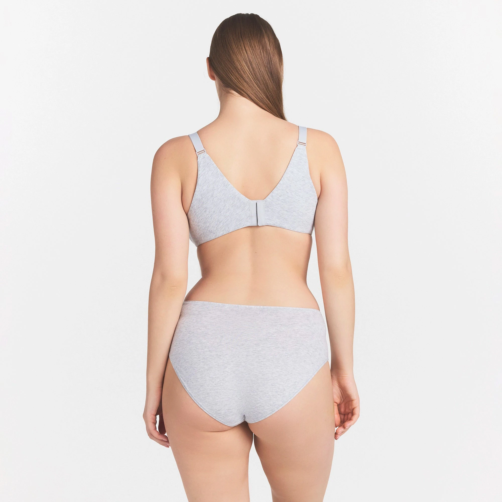 EVERYDAY COTTON FULL COVERAGE BRA | LIGHT HEATHER GREY ON A MODEL SIDE VIEW @ | FOCUS: 0.0, 1.0, 0.9