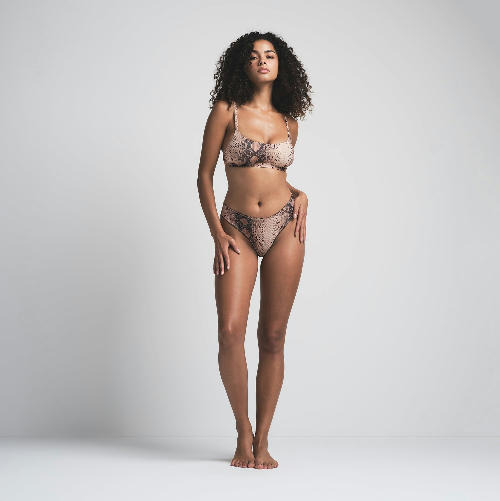 FITS EVERYBODY SCOOP BRALETTE | CLAY SNAKESKIN PRINT ON A MODEL FRONT VIEW | FOCUS: 0.0, 1.0, 0.9