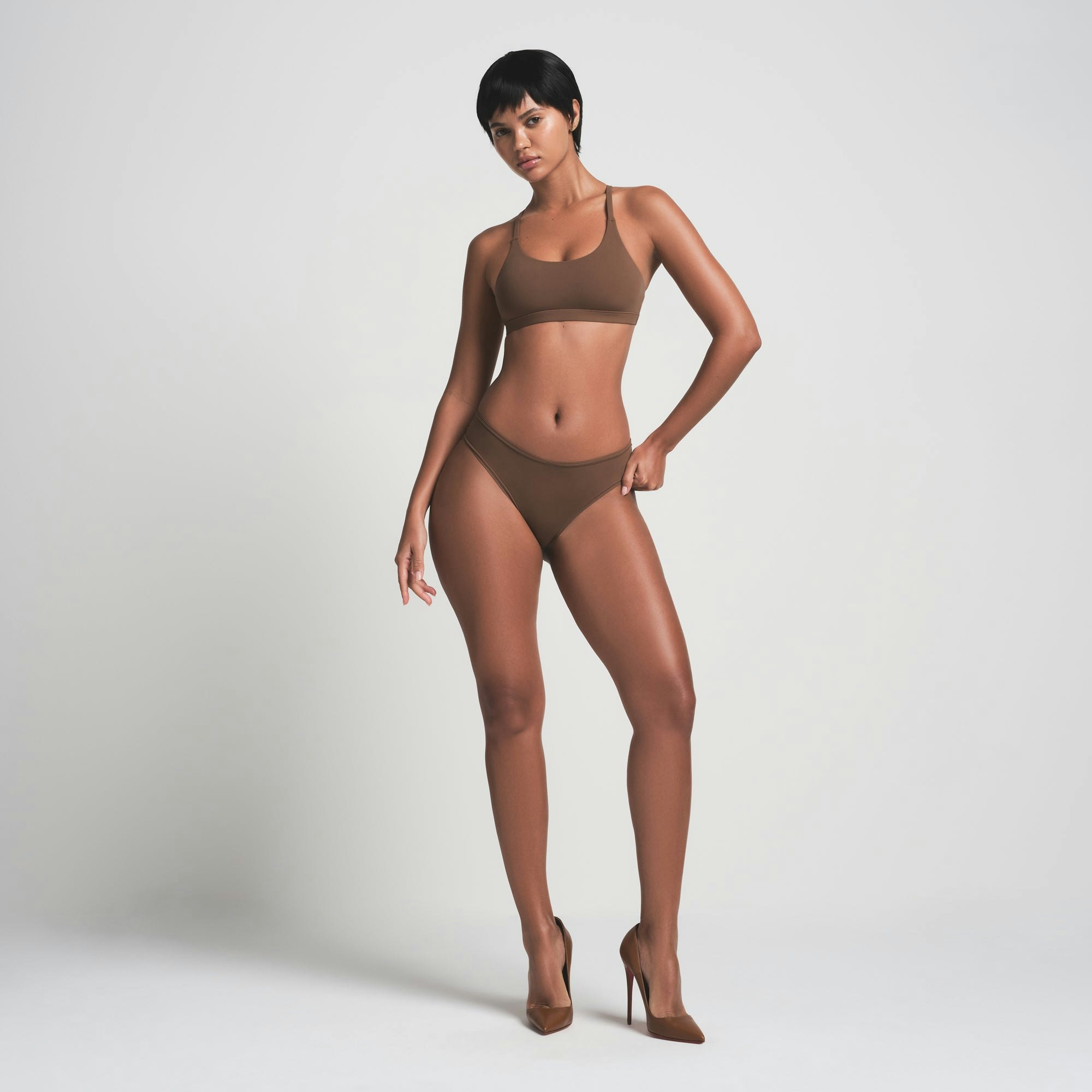 FITS EVERYBODY RACERBACK BRALETTE | JASPER ON A MODEL FRONT VIEW | FOCUS: 0.0, 1.0, 0.9