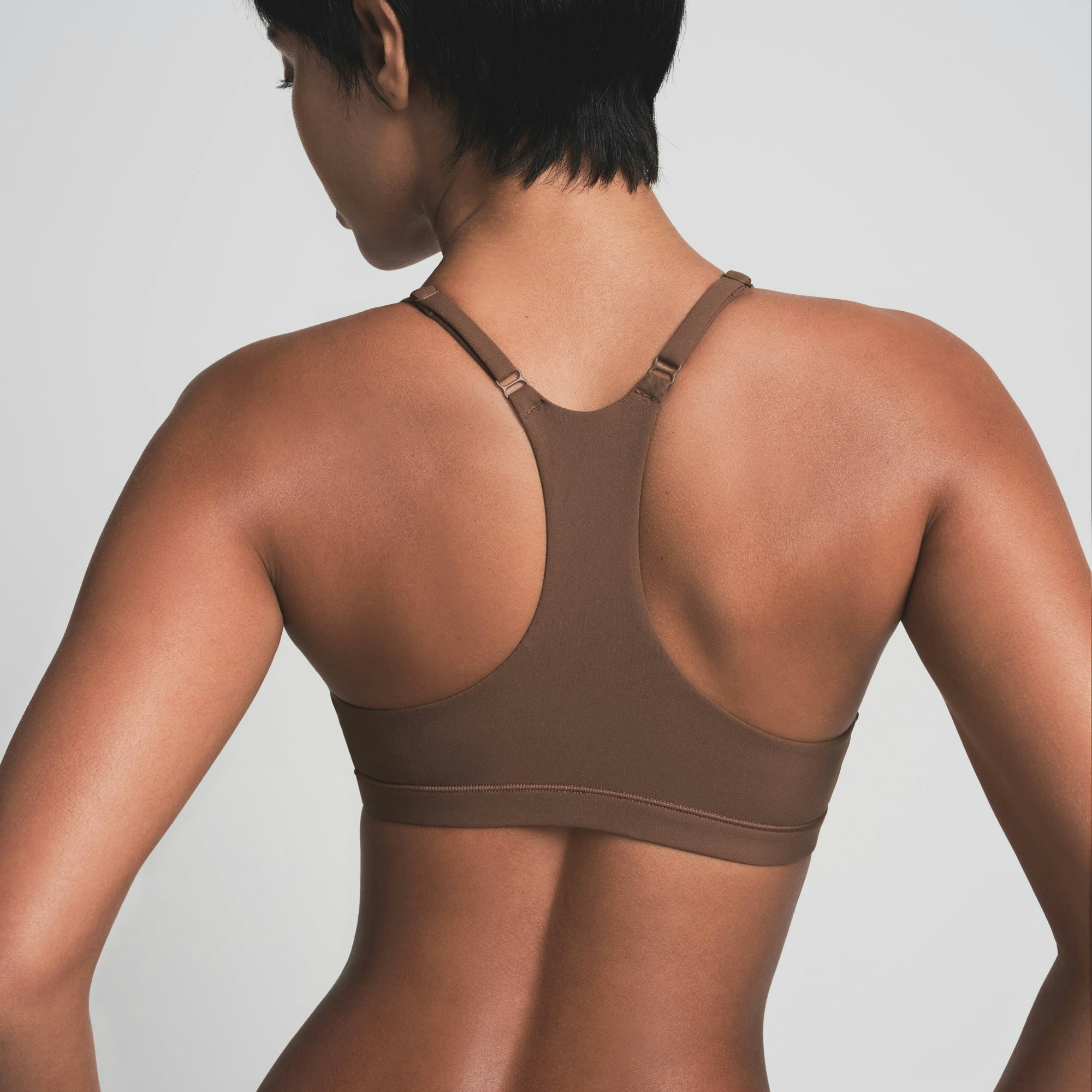 FITS EVERYBODY RACERBACK BRALETTE | JASPER ON A MODEL BACK VIEW | FOCUS: 0.0, 1.0, 0.9