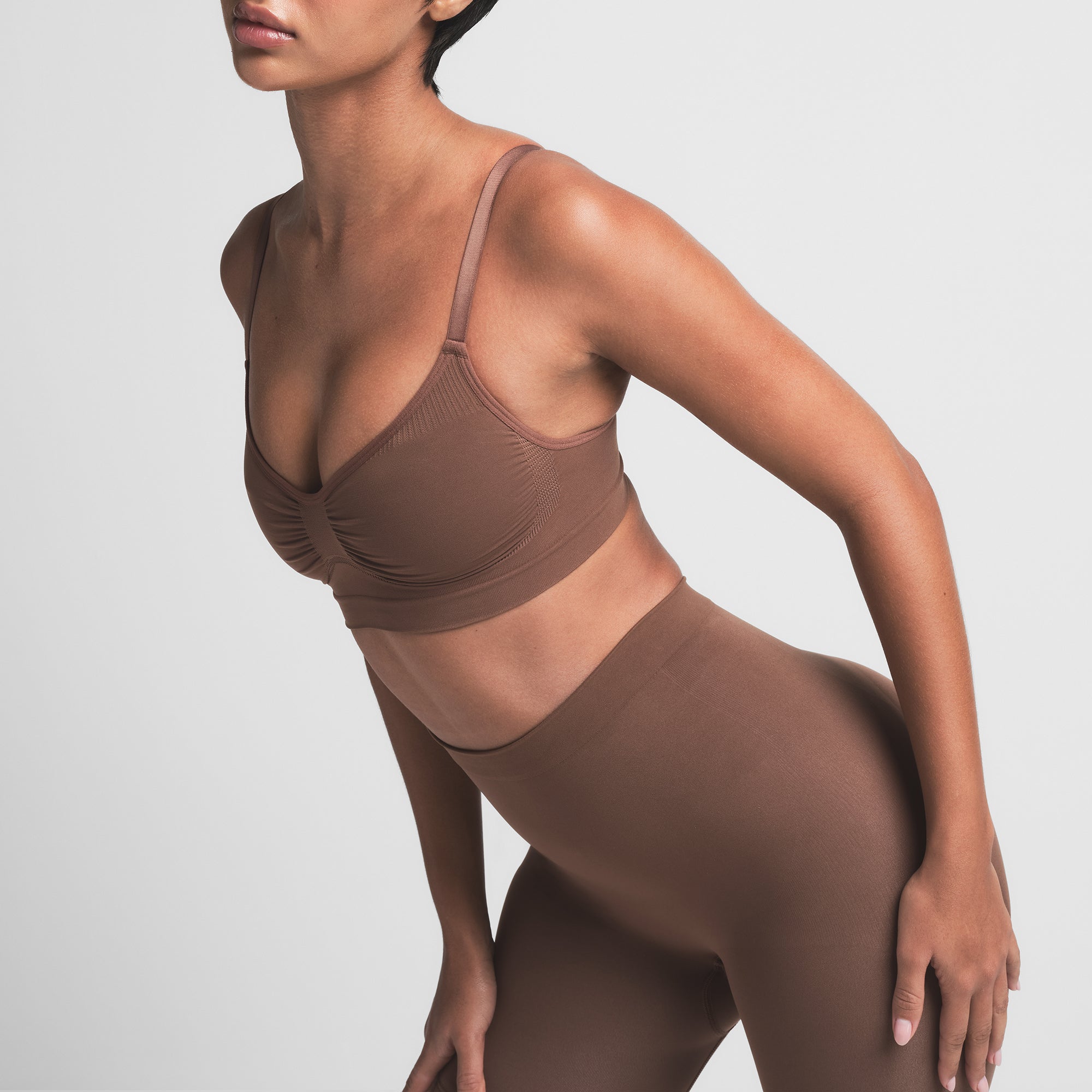 SEAMLESS SCULPT BRALETTE | JASPER ON A MODEL SIDE VIEW | FOCUS: 0.0, 1.0, 0.9