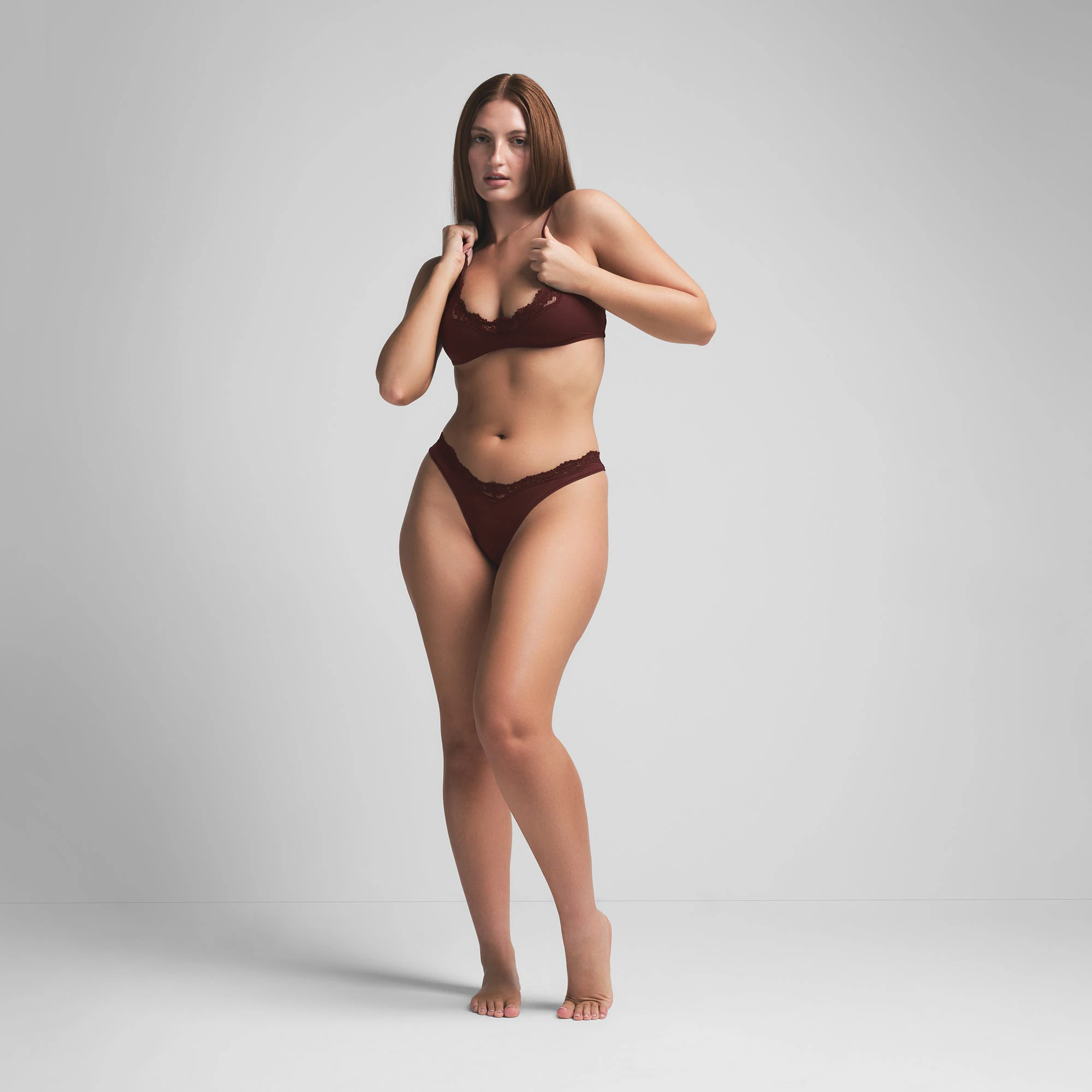 FITS EVERYBODY LACE SCOOP BRALETTE | OXBLOOD ON A MODEL FRONT VIEW | FOCUS: 0.0, 1.0, 0.9