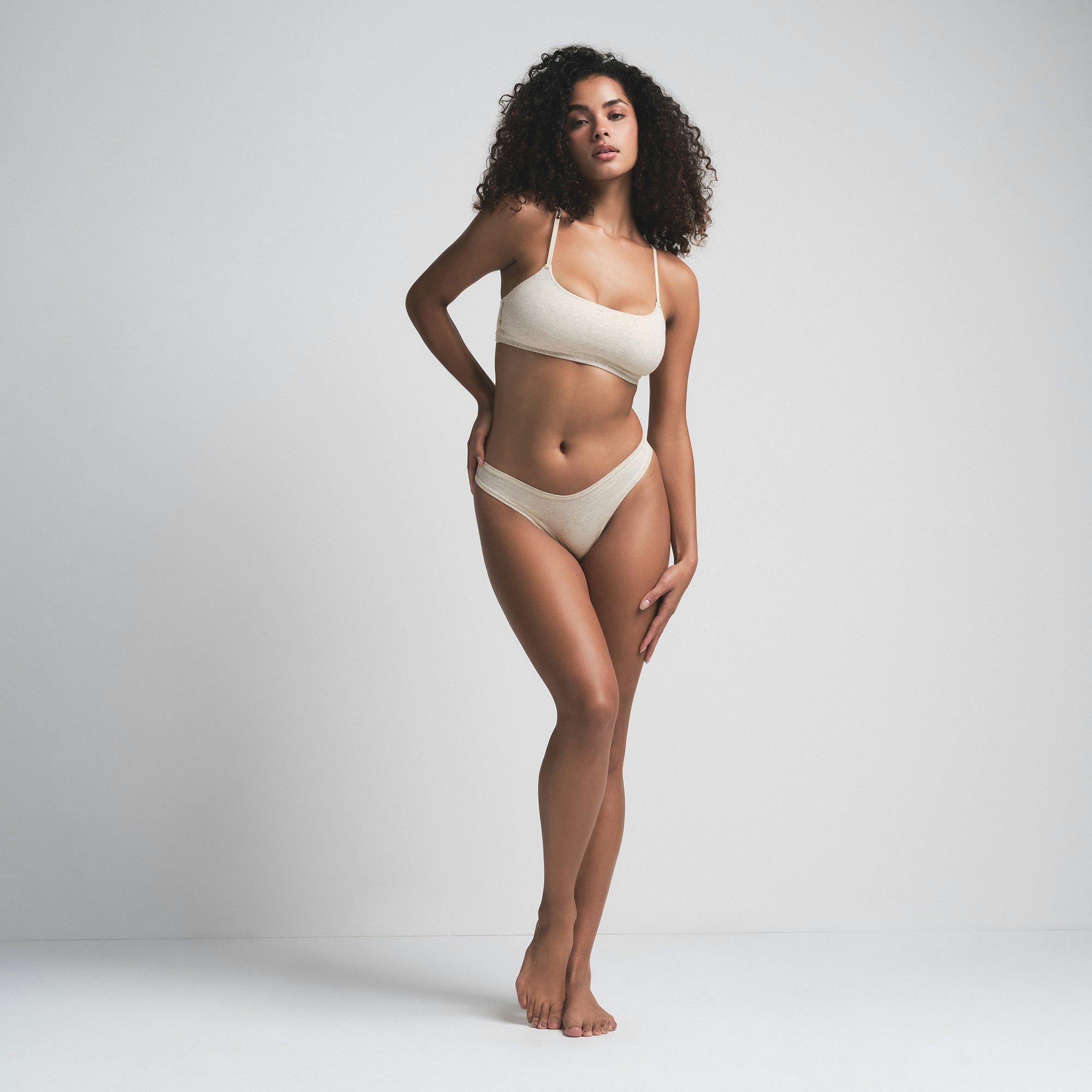 COTTON JERSEY SCOOP BRALETTE 2-PACK | HEATHER OATMEAL AND SPRUCE ON A MODEL FRONT VIEW