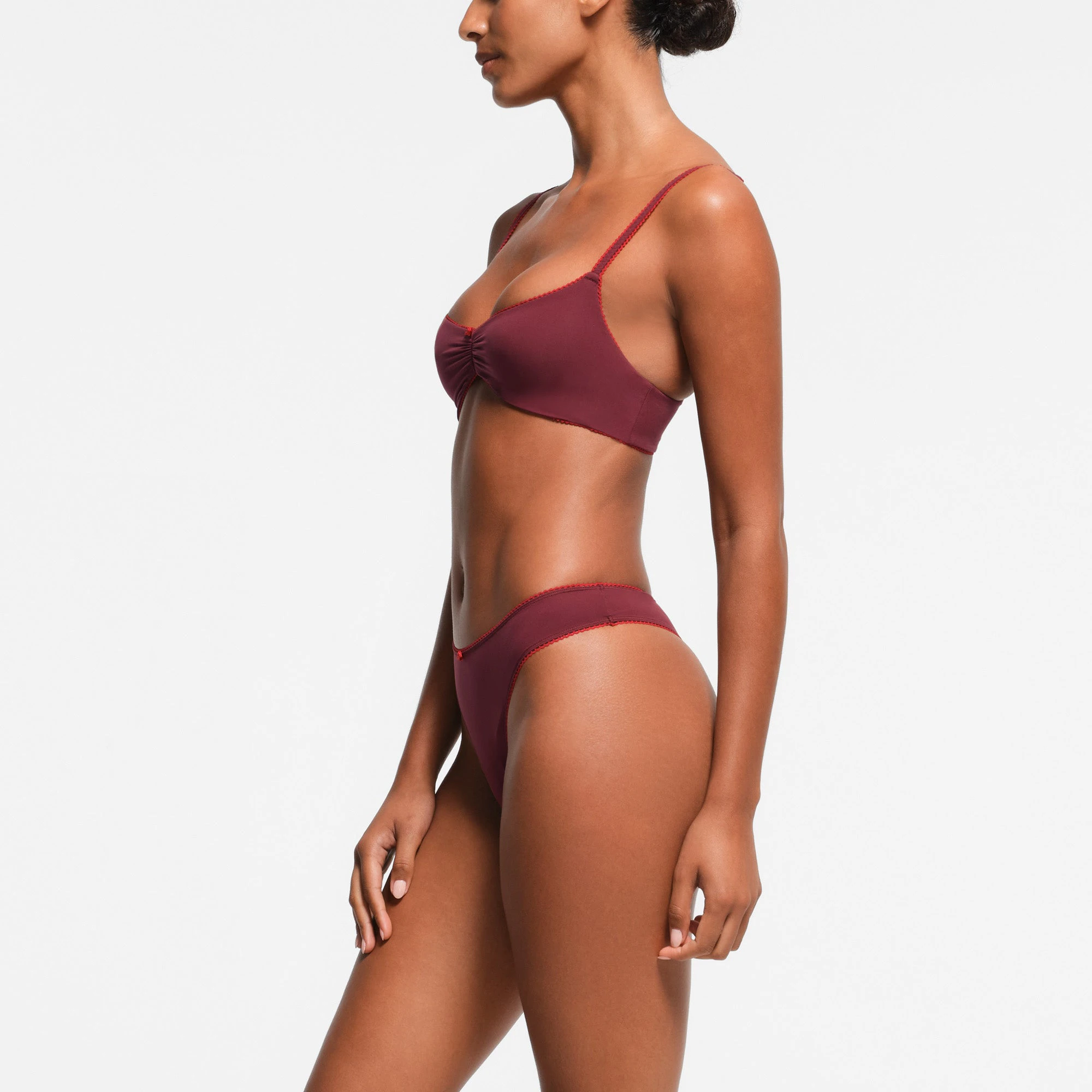 FITS EVERYBODY PICOT TRIM SKIMPY SCOOP BRALETTE | WINE CONTRAST ON A MODEL SIDE VIEW