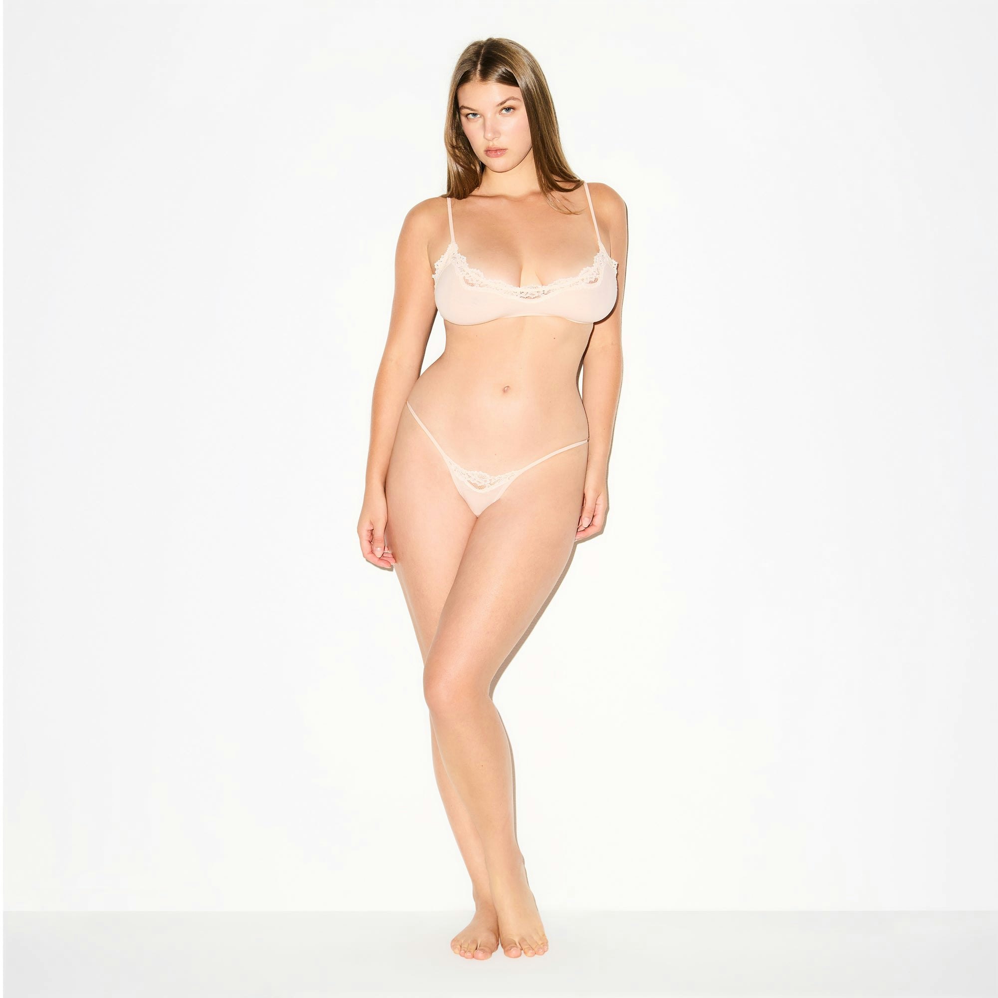 FITS EVERYBODY LACE SCOOP BRALETTE | PRIMROSE ON A MODEL FRONT VIEW @ | FOCUS: 0.0, 1.0, 0.9