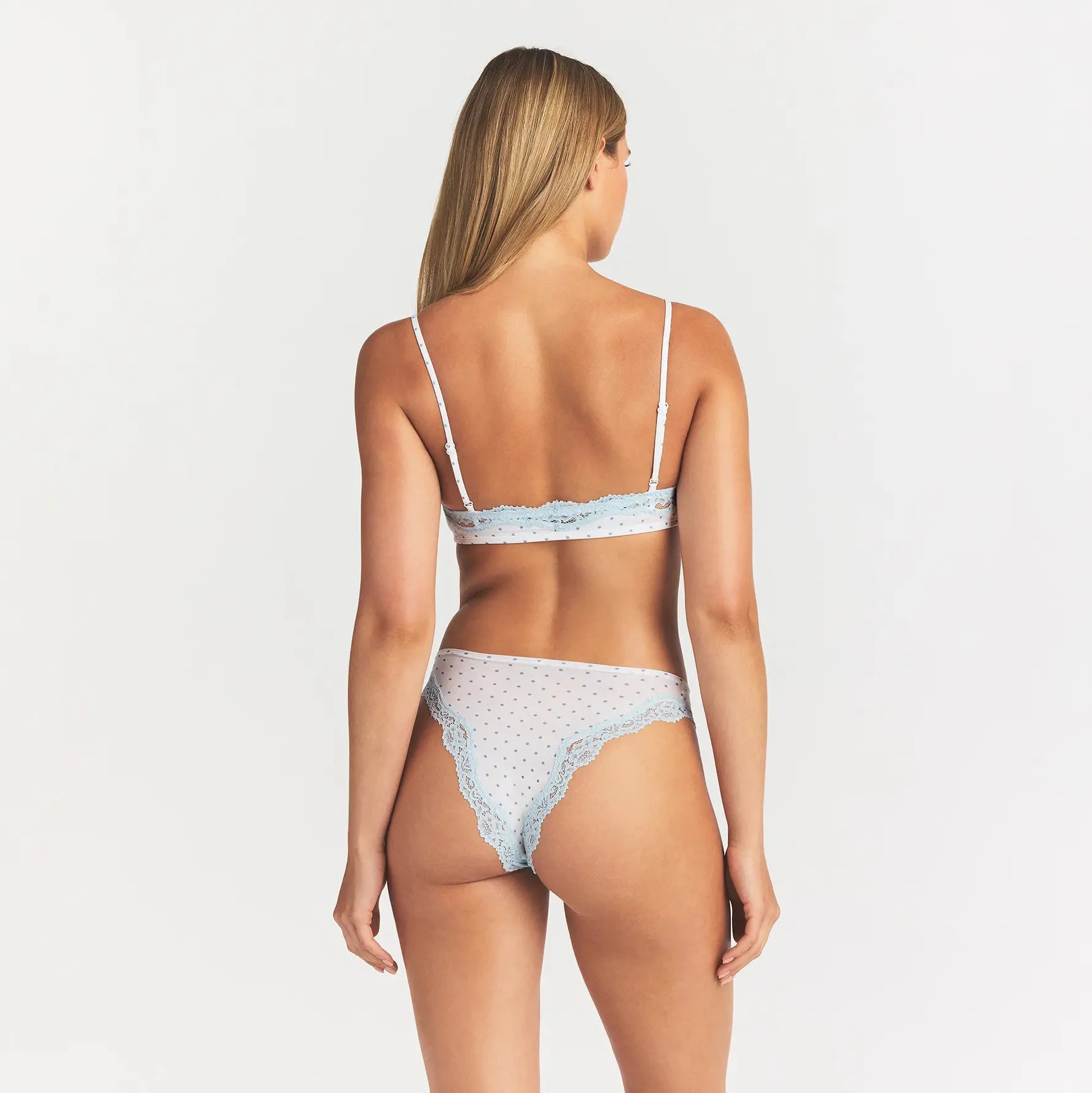 FITS EVERYBODY LACE SCOOP BRALETTE | SLATE PIN DOT PRINT ON A MODEL BACK VIEW @ | FOCUS: 0.0, 1.0, 0.9