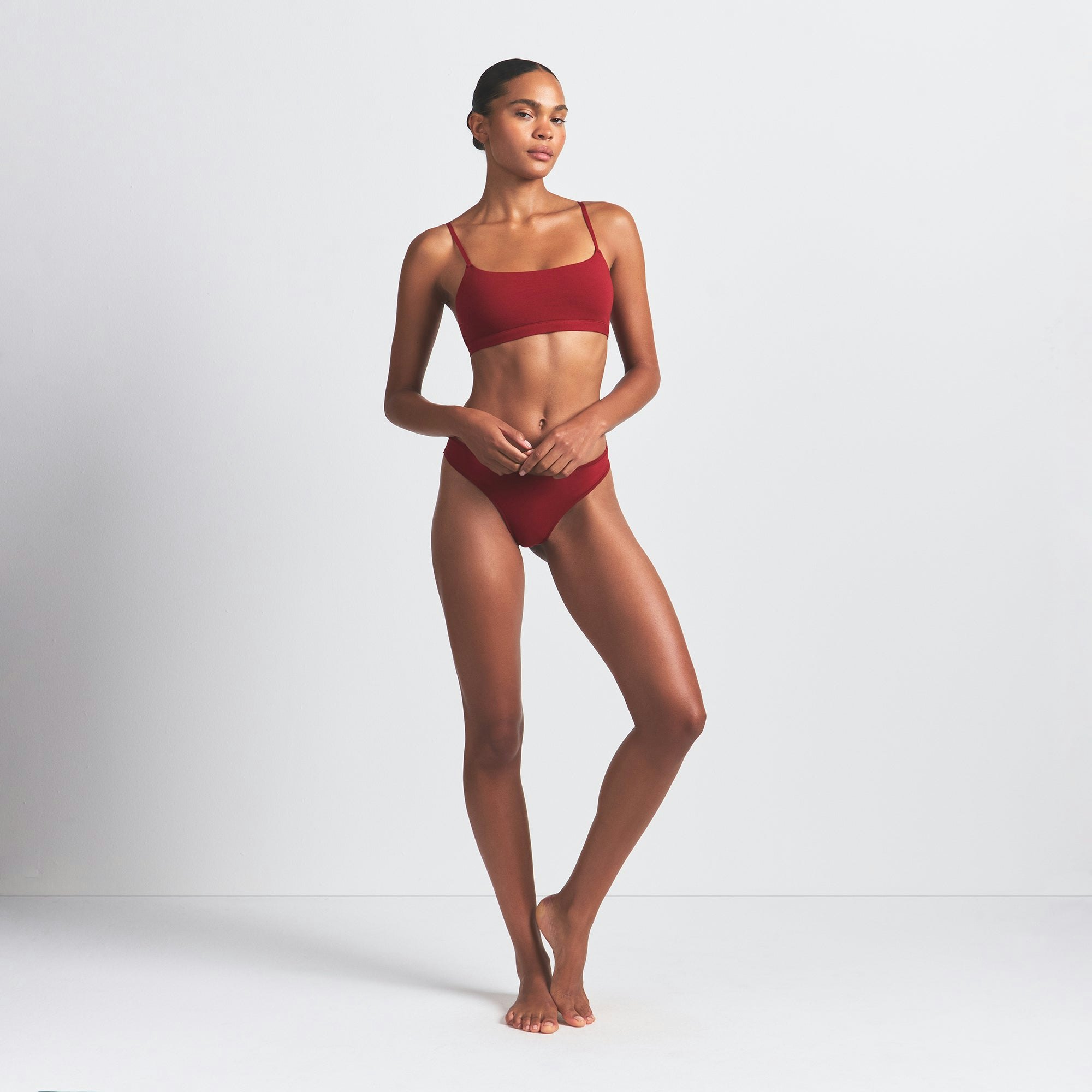 COTTON JERSEY SCOOP BRALETTE 2-PACK | BUFF AND BRICK ON A MODEL FRONT VIEW @ | FOCUS: 0.0, 1.0, 0.9