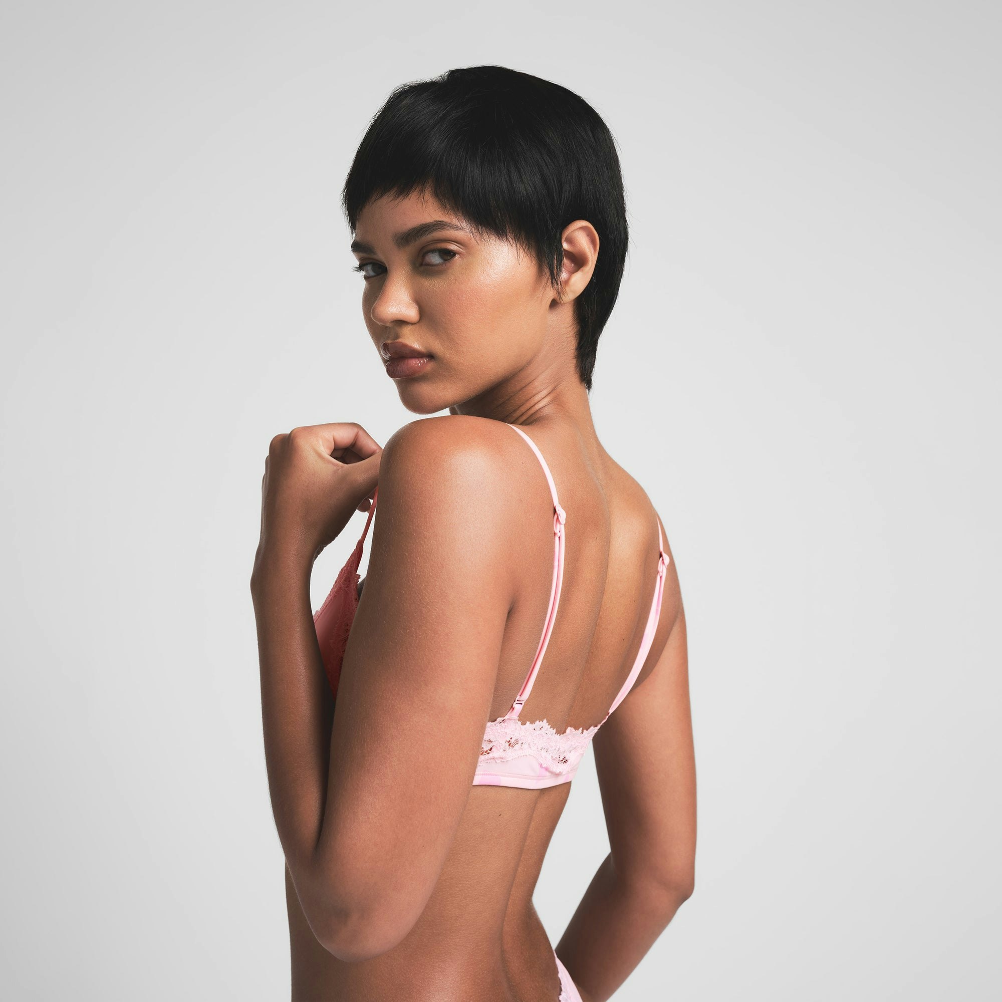 FITS EVERYBODY LACE SCOOP BRALETTE 2-PACK | FLAMINGO AND HEART BREAKER ON A MODEL BACK VIEW | FOCUS: 0.0, 1.0, 0.9